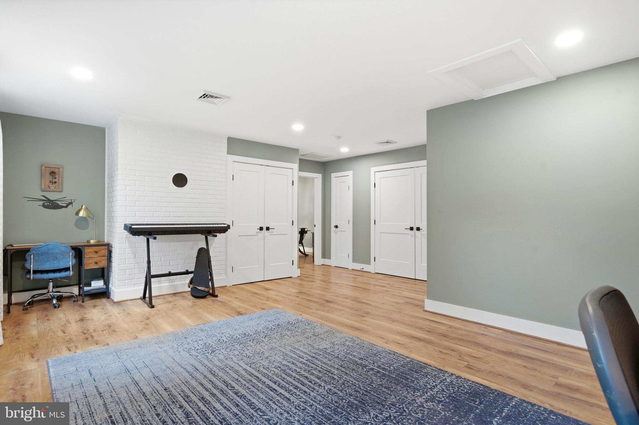 TOWN CREEK - Residential
