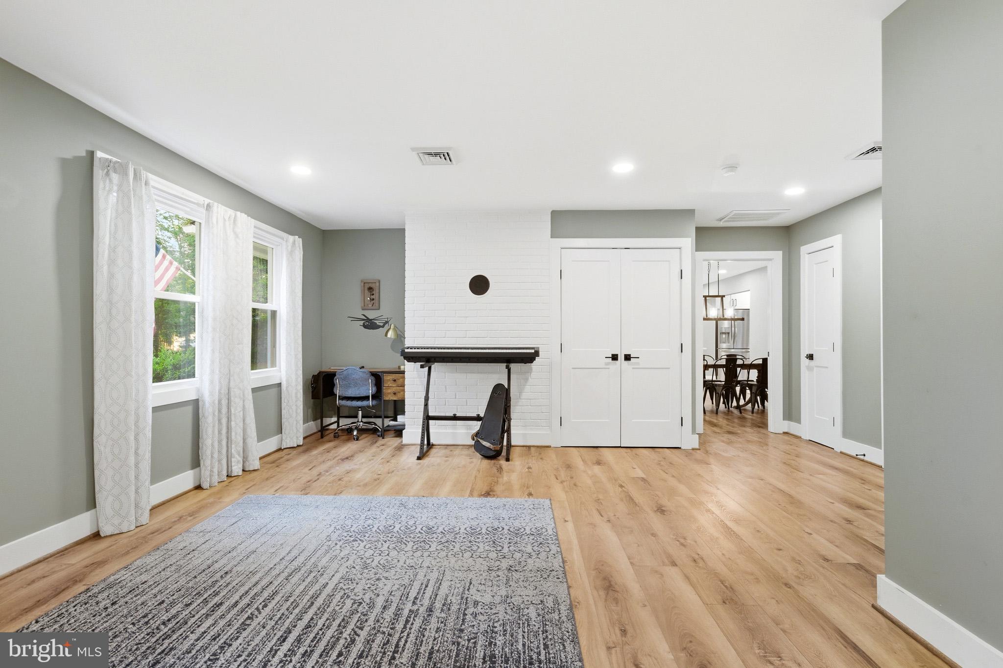 TOWN CREEK - Residential