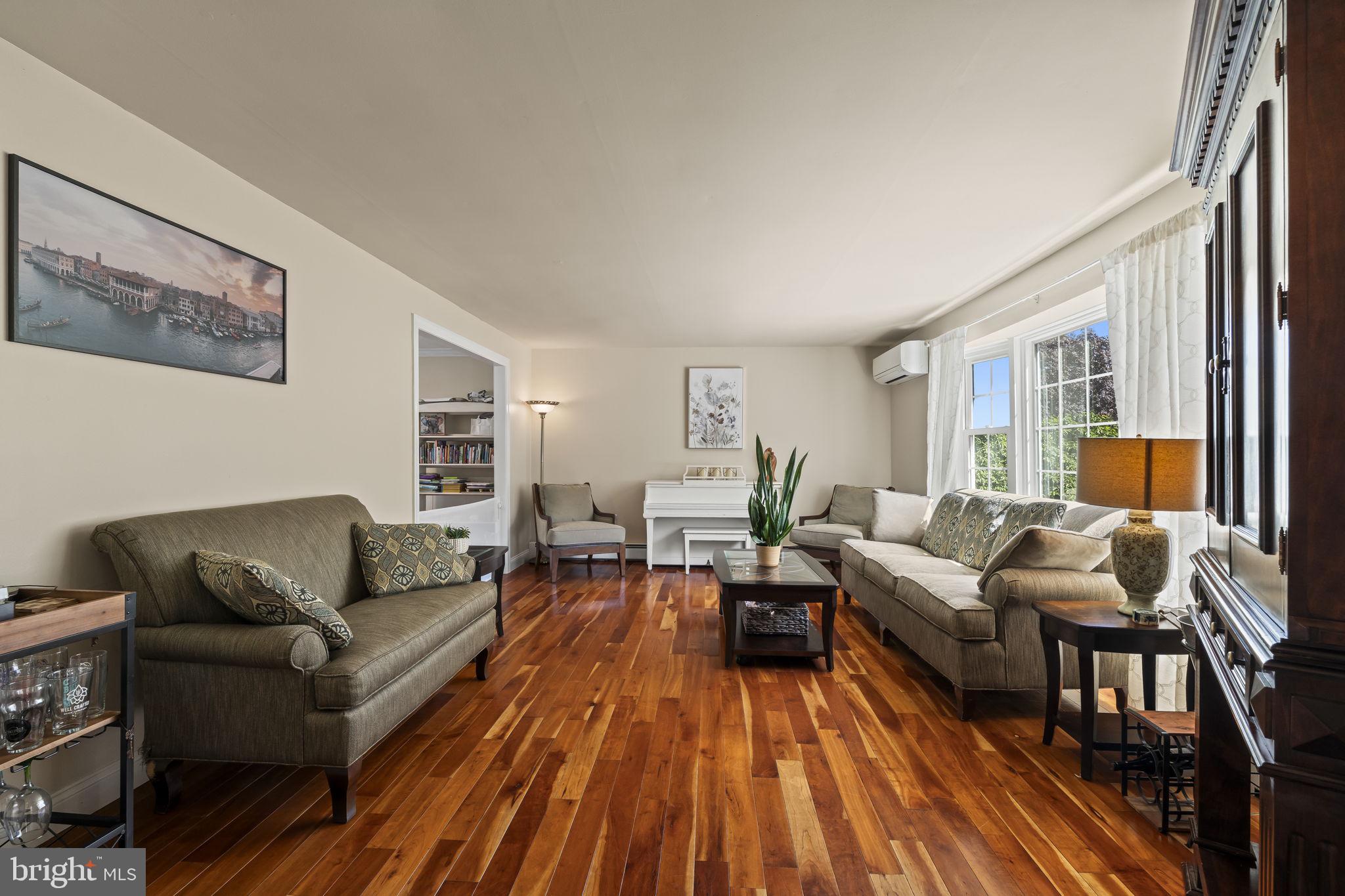 BELCOURT MANOR - Residential