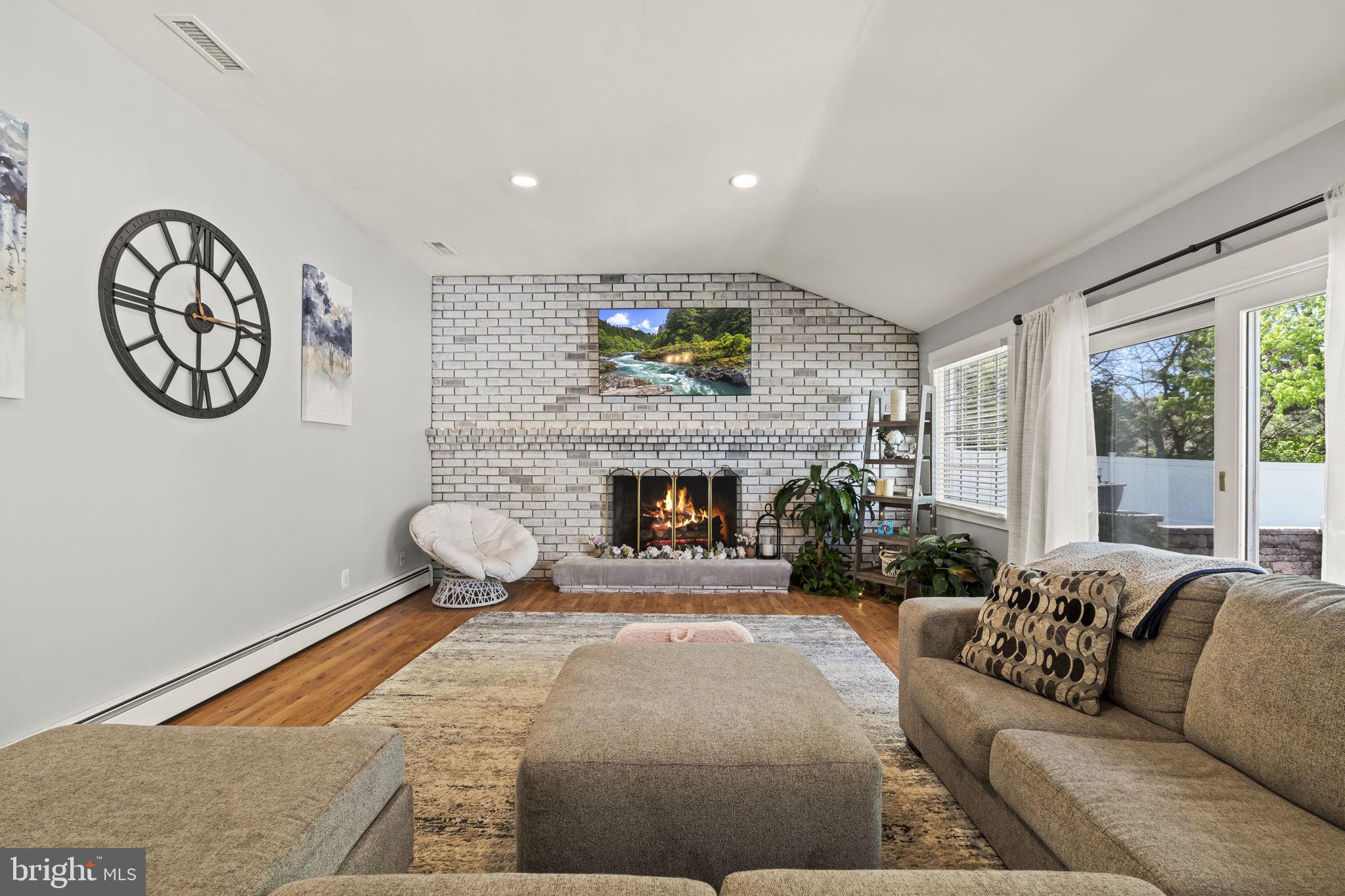 BELCOURT MANOR - Residential