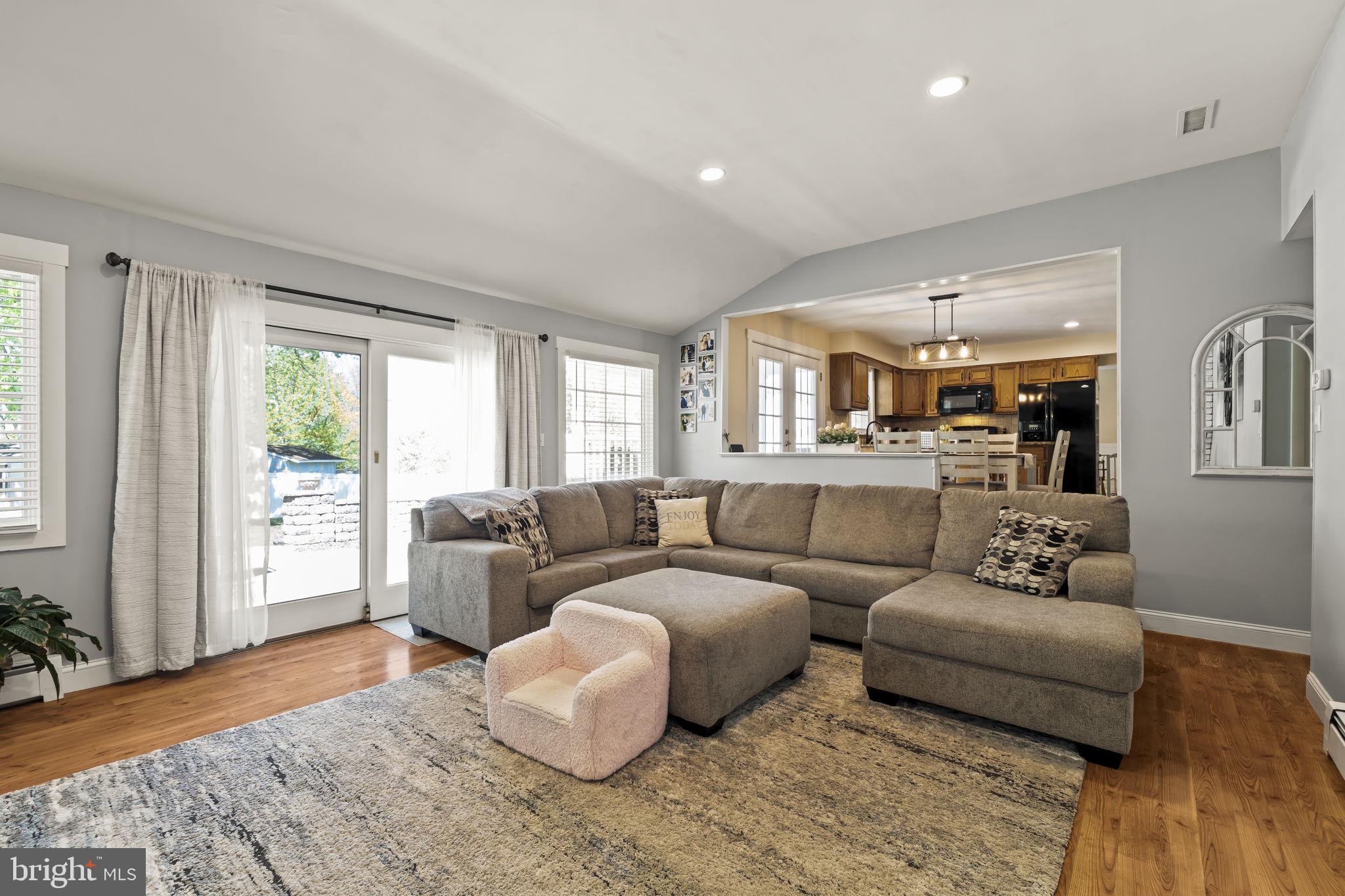 BELCOURT MANOR - Residential