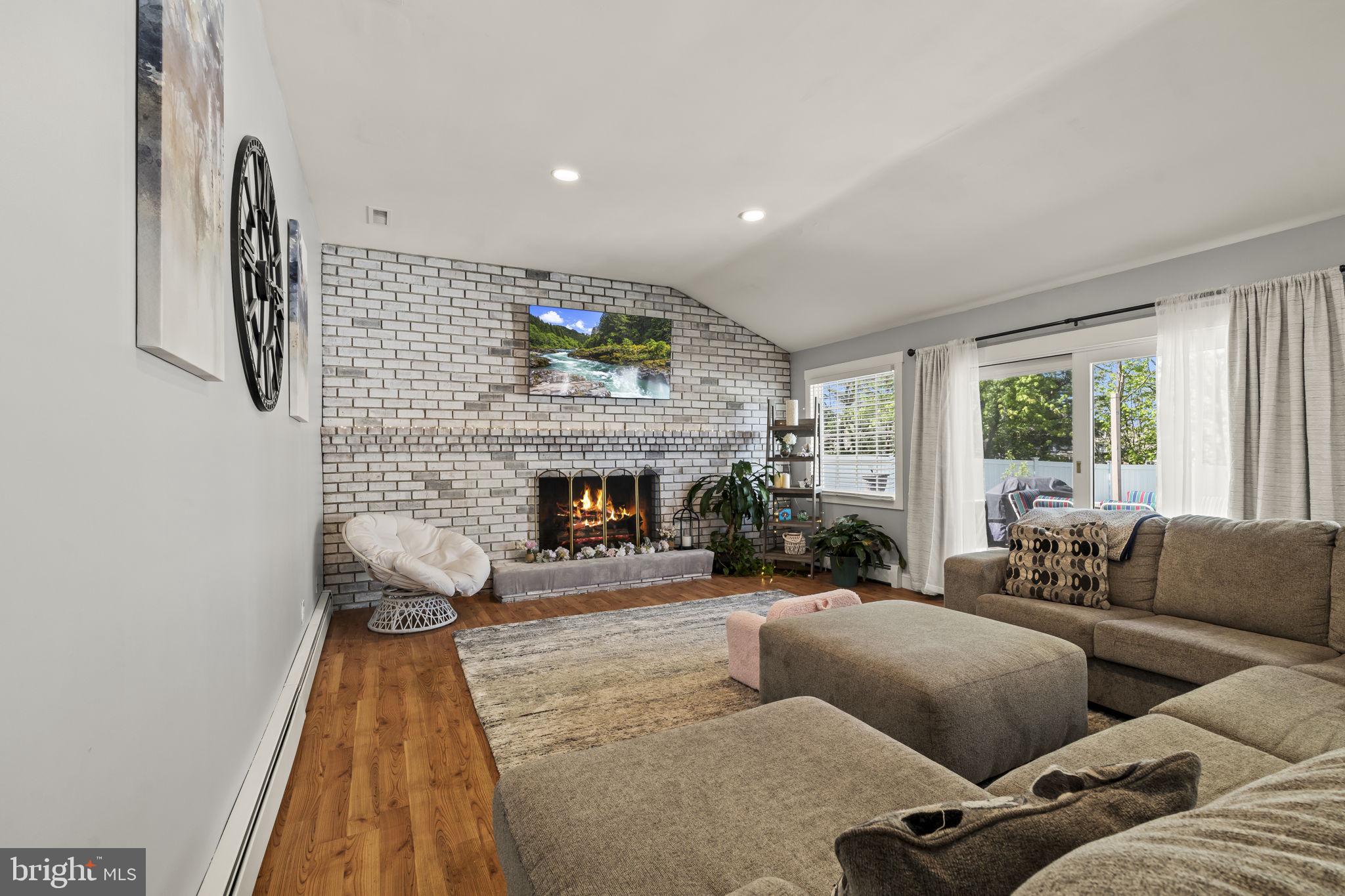 BELCOURT MANOR - Residential