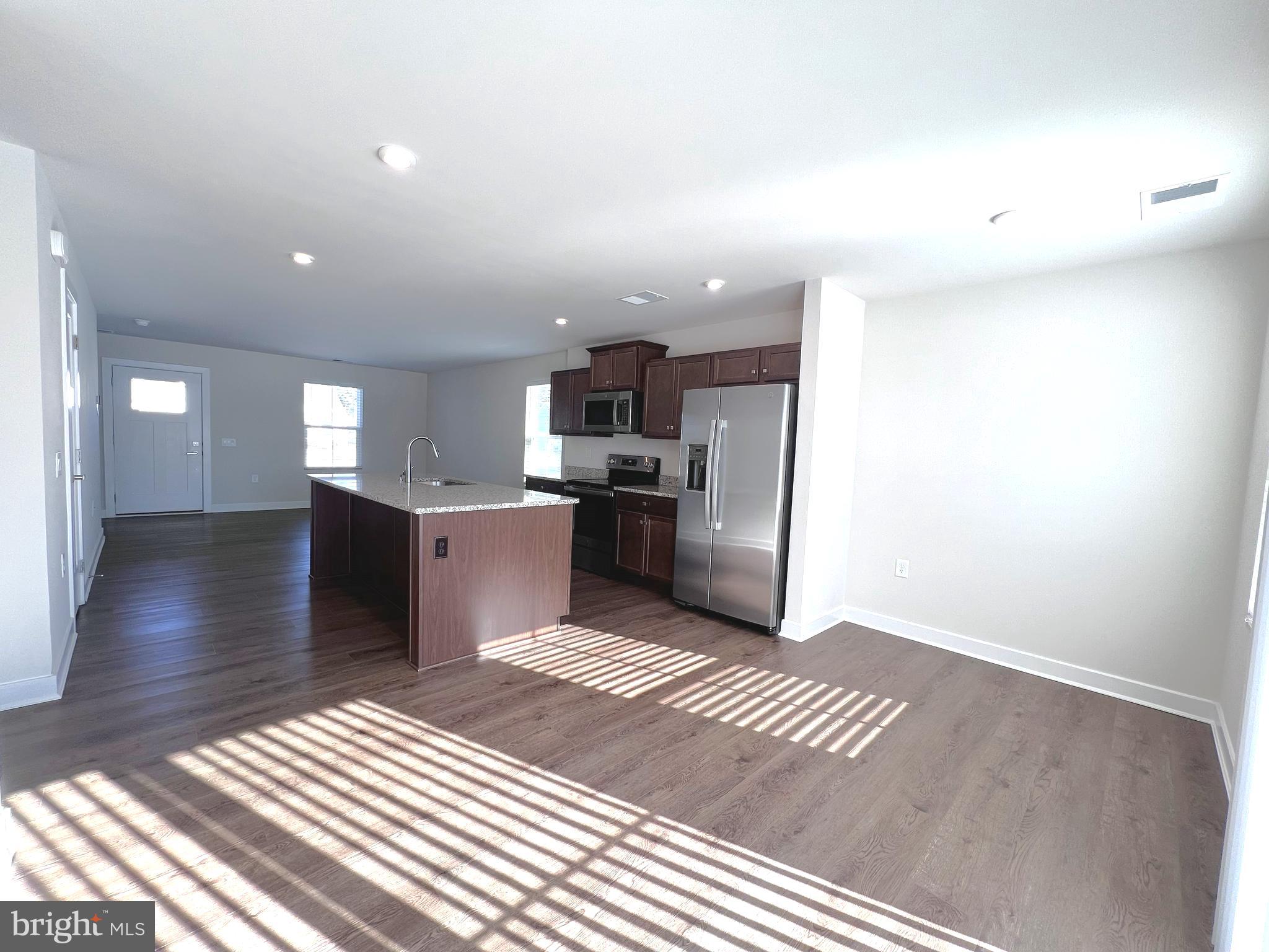 MILFORD PONDS - Residential