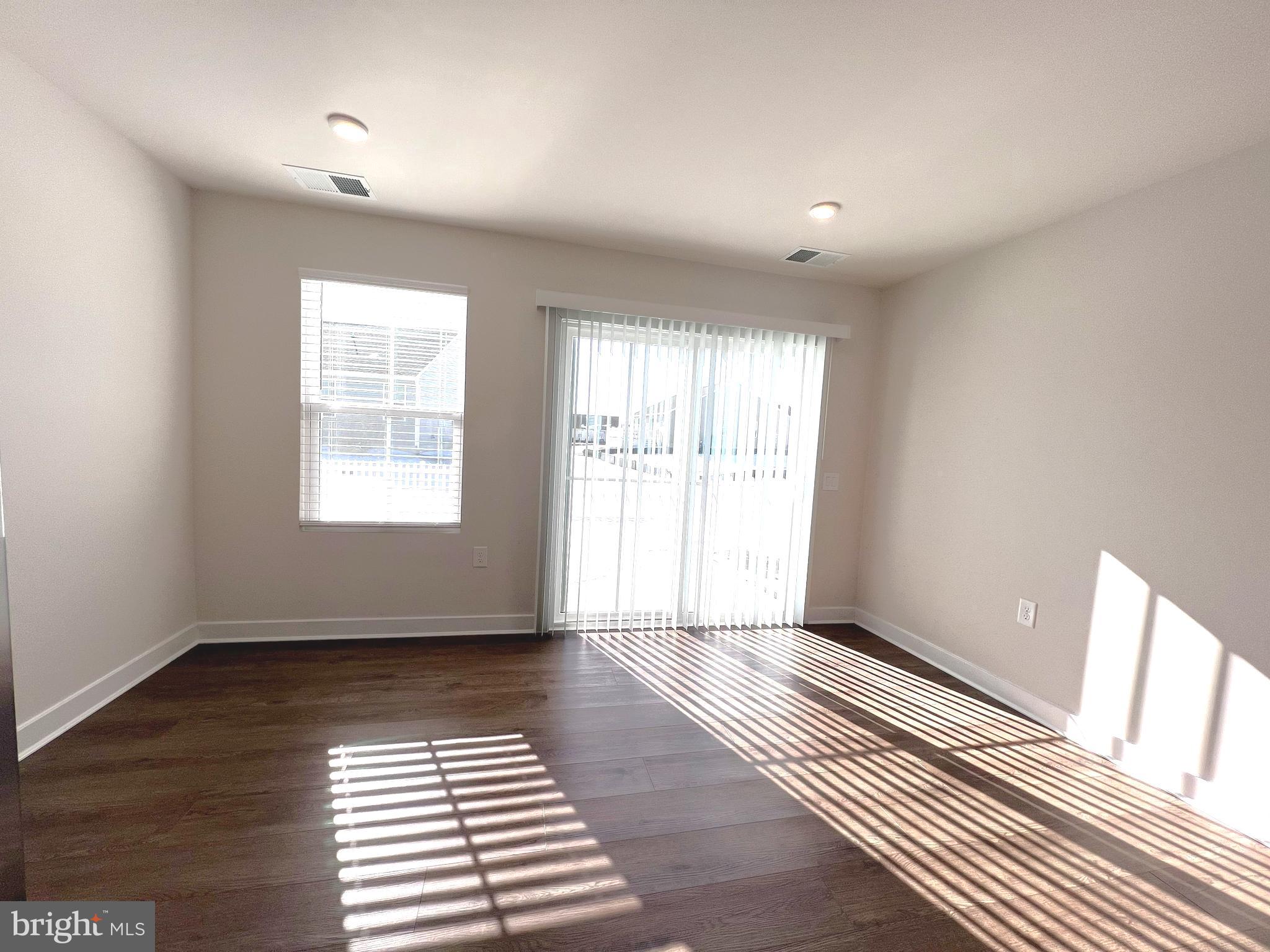 MILFORD PONDS - Residential