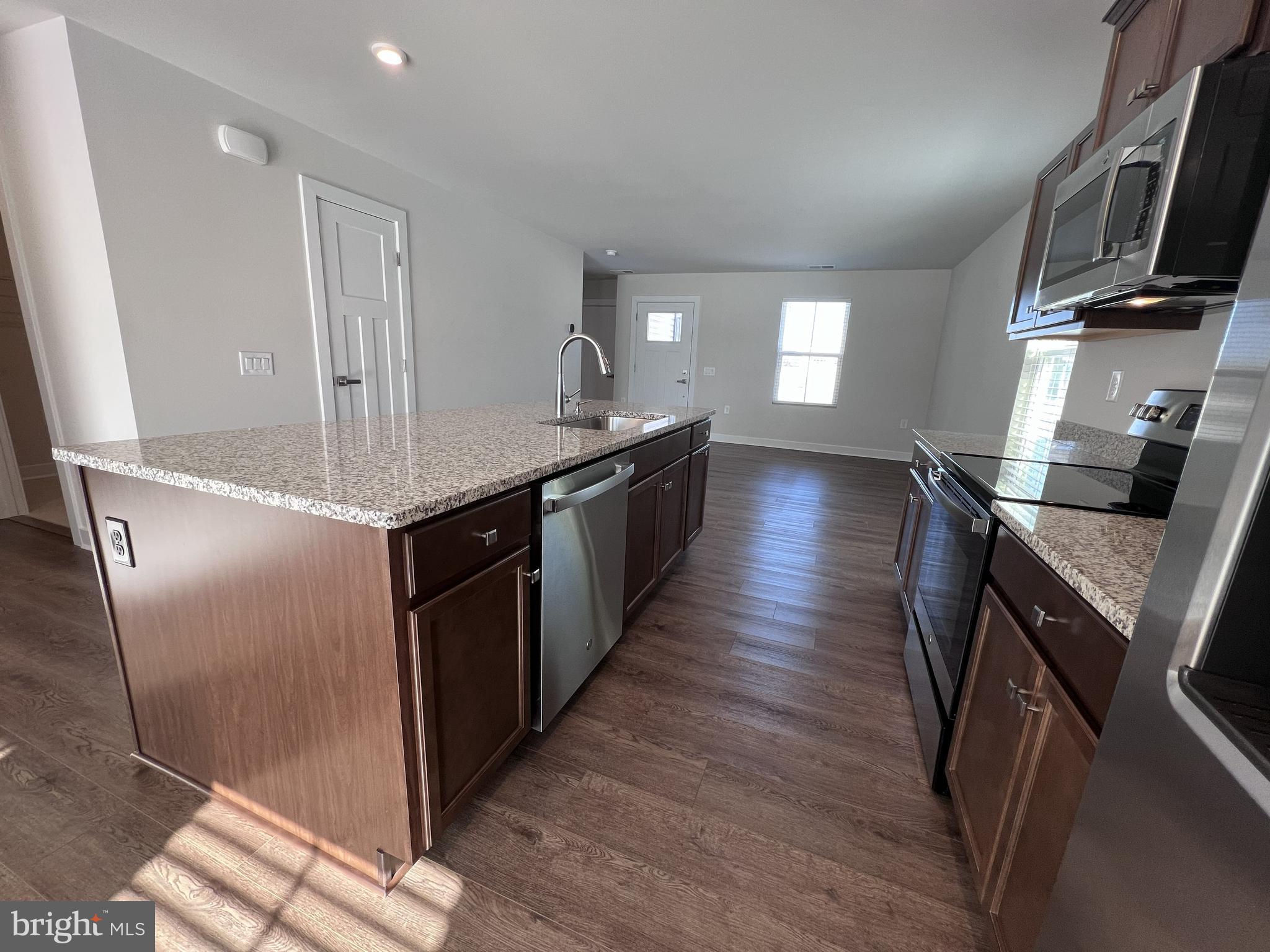 MILFORD PONDS - Residential