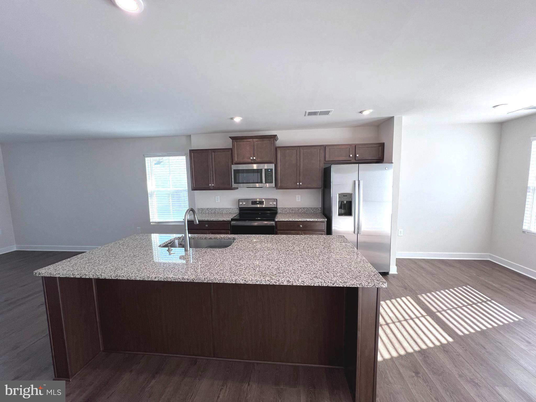 MILFORD PONDS - Residential