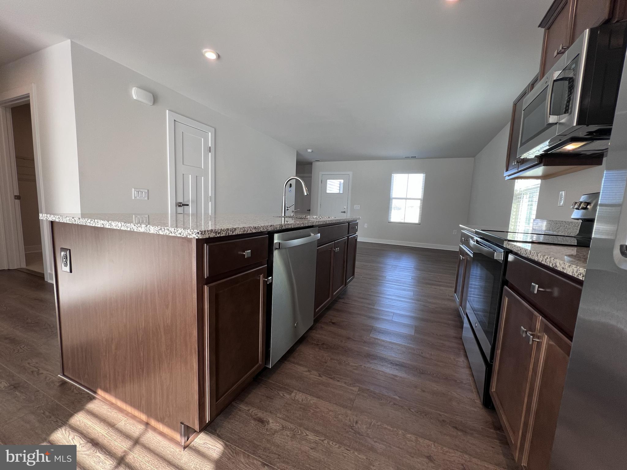 MILFORD PONDS - Residential