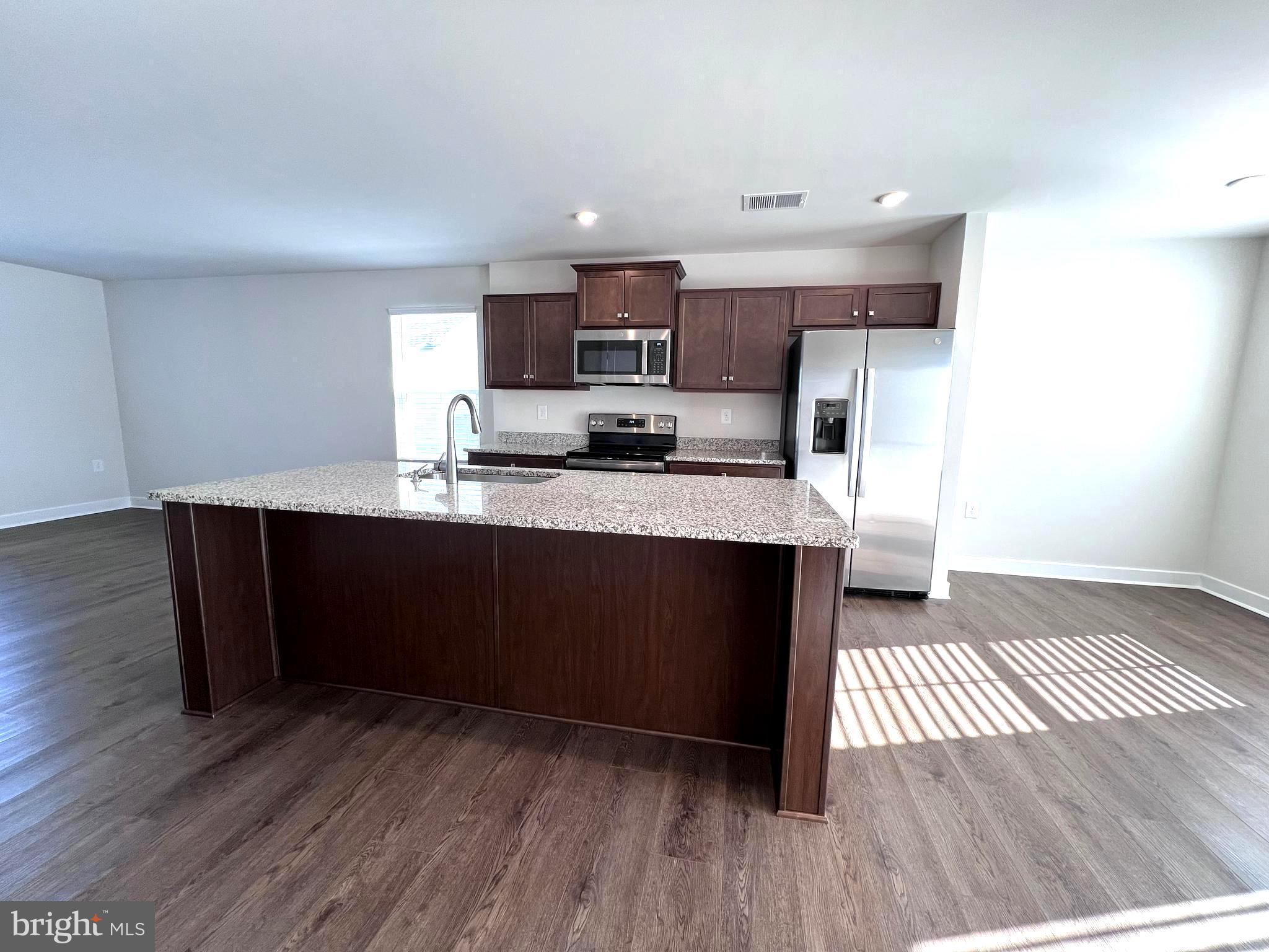 MILFORD PONDS - Residential