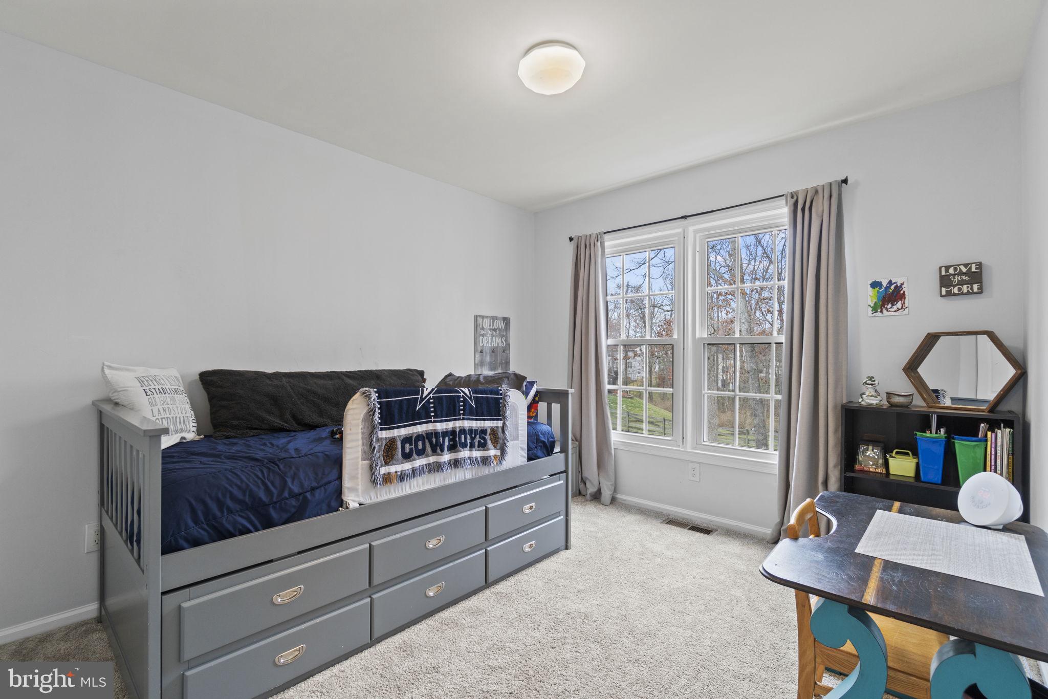 LAKE RIDGE/PROMONTRY OAK - Residential