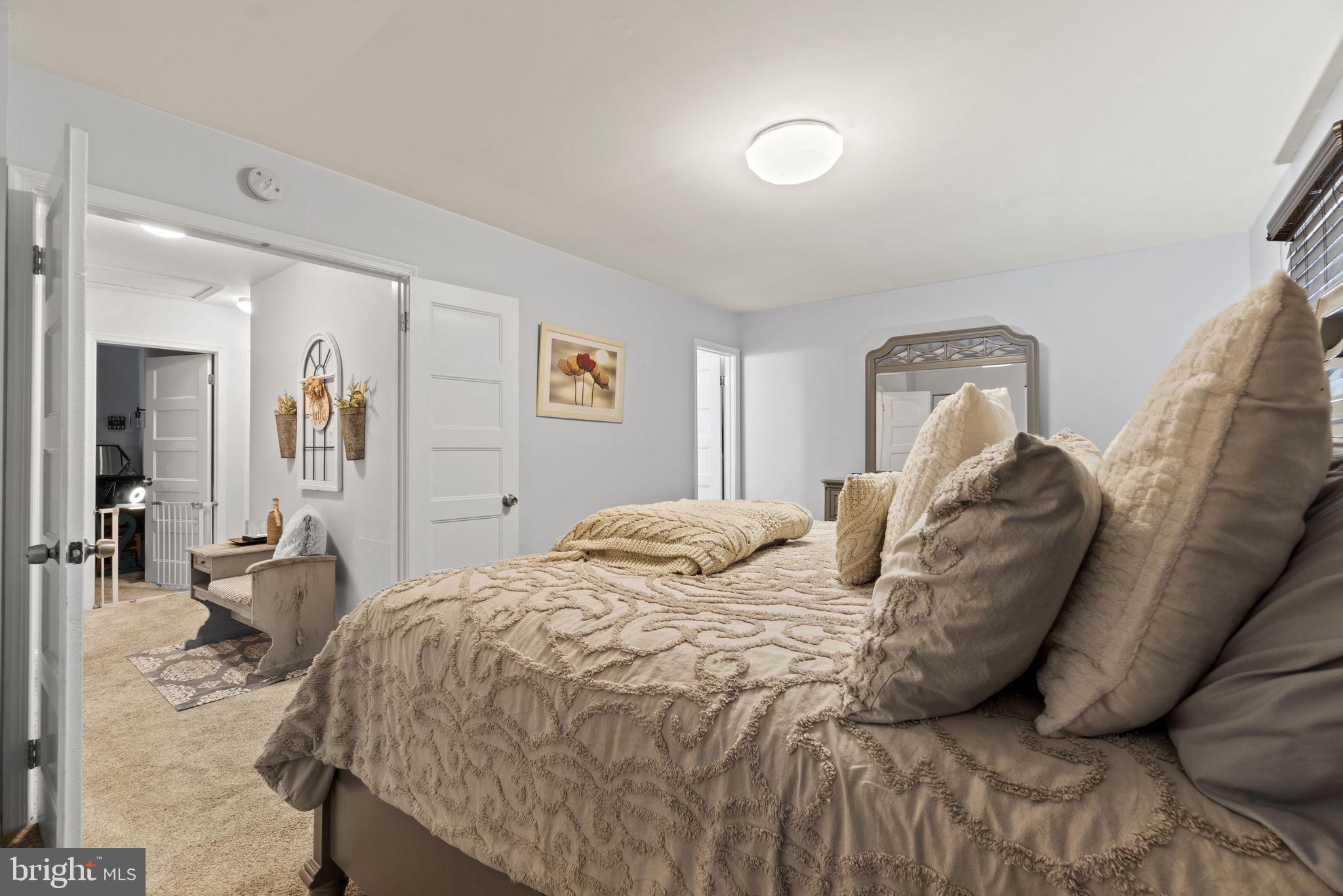 LAKE RIDGE/PROMONTRY OAK - Residential