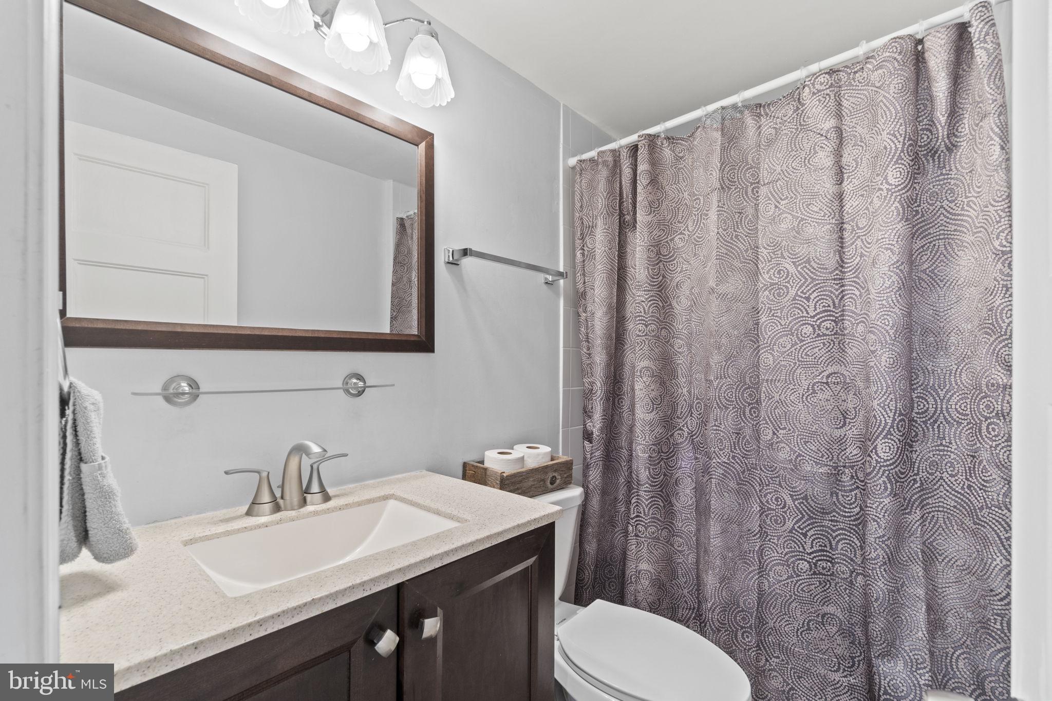 LAKE RIDGE/PROMONTRY OAK - Residential