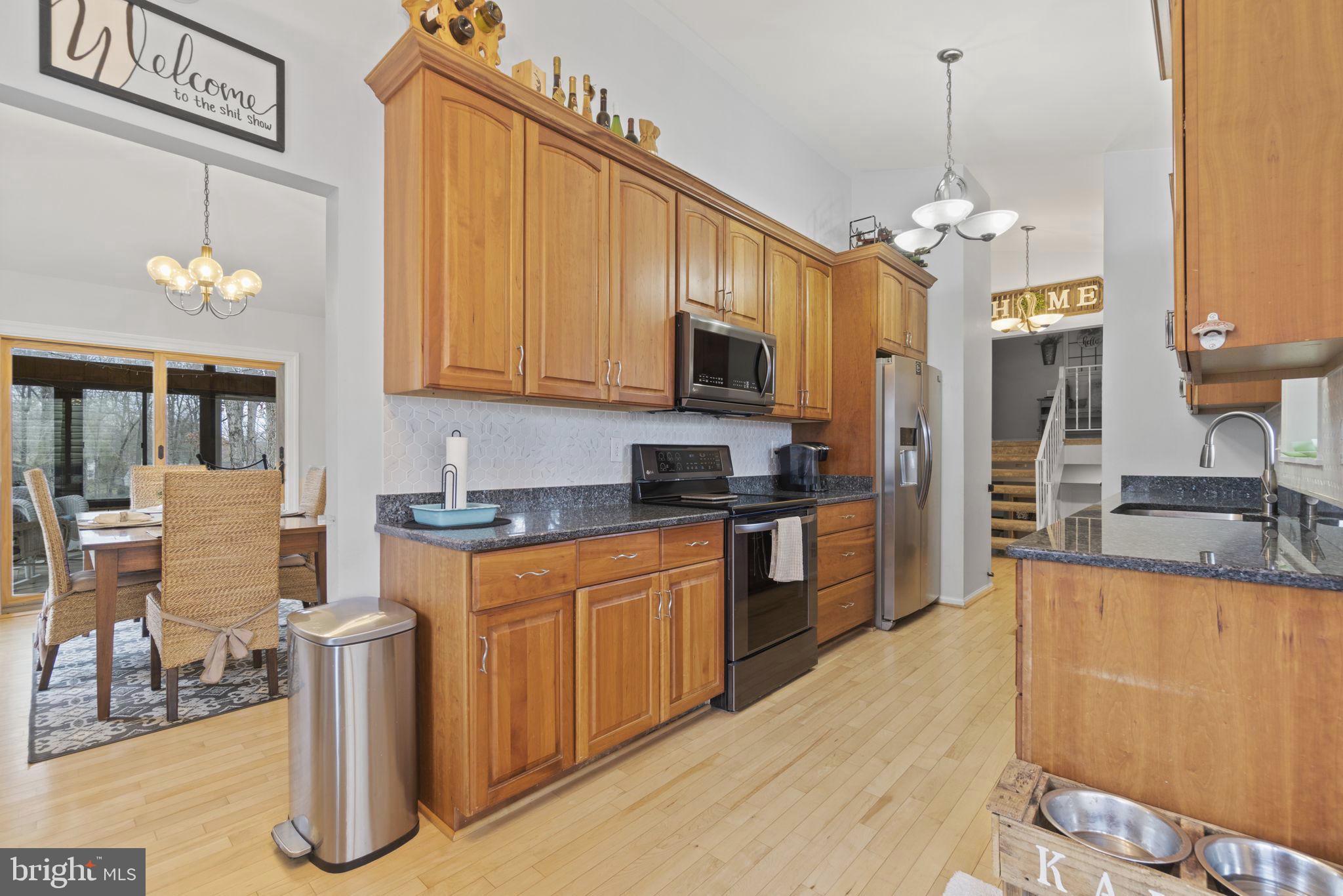 LAKE RIDGE/PROMONTRY OAK - Residential