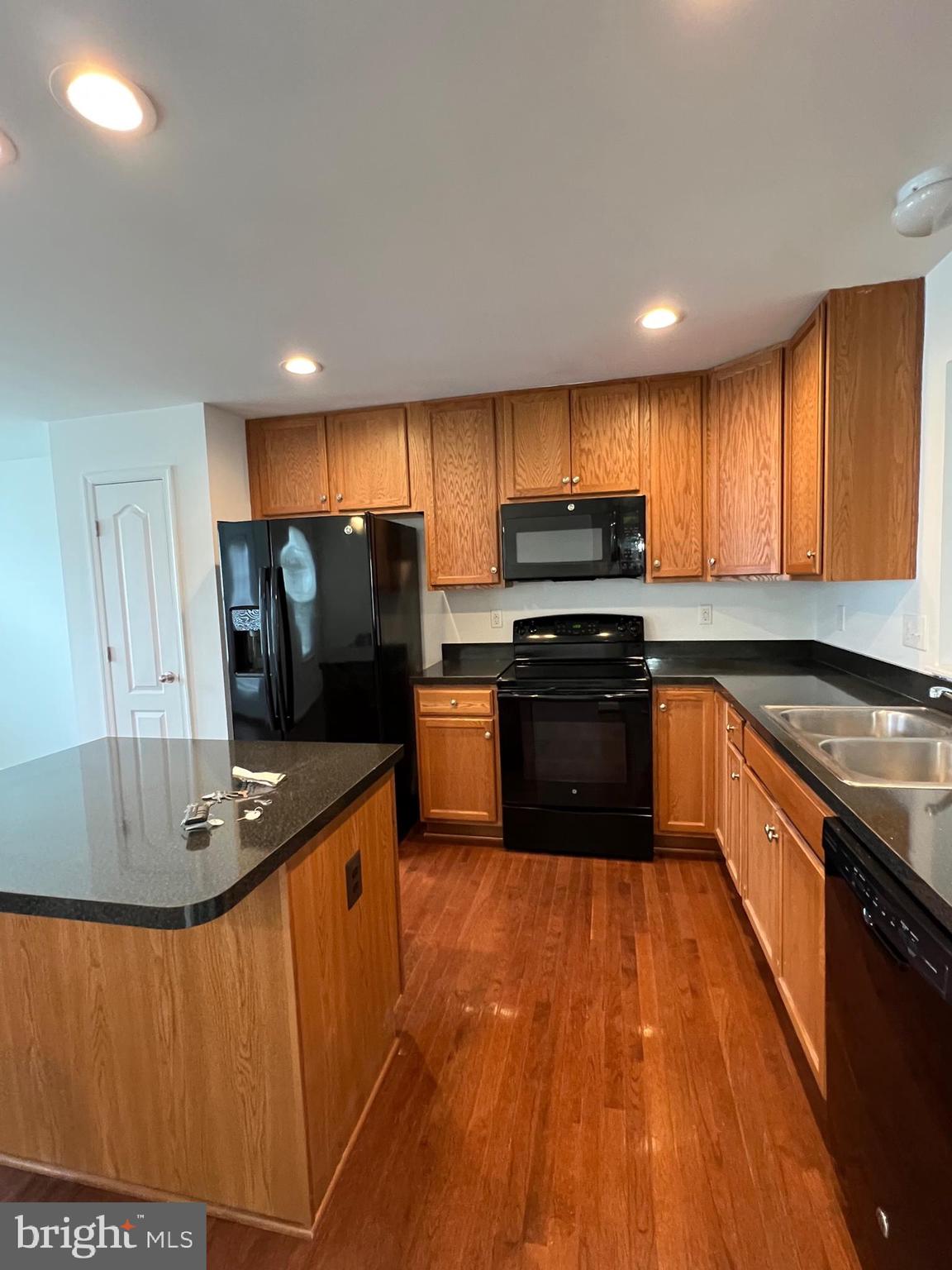 STONEBROOK VILLAGE - Residential Lease