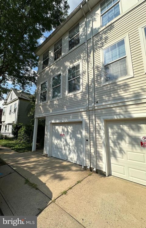 Townhouse For Sale - 104 Columbus Avenue<br/> TRENTON, NJ 08629