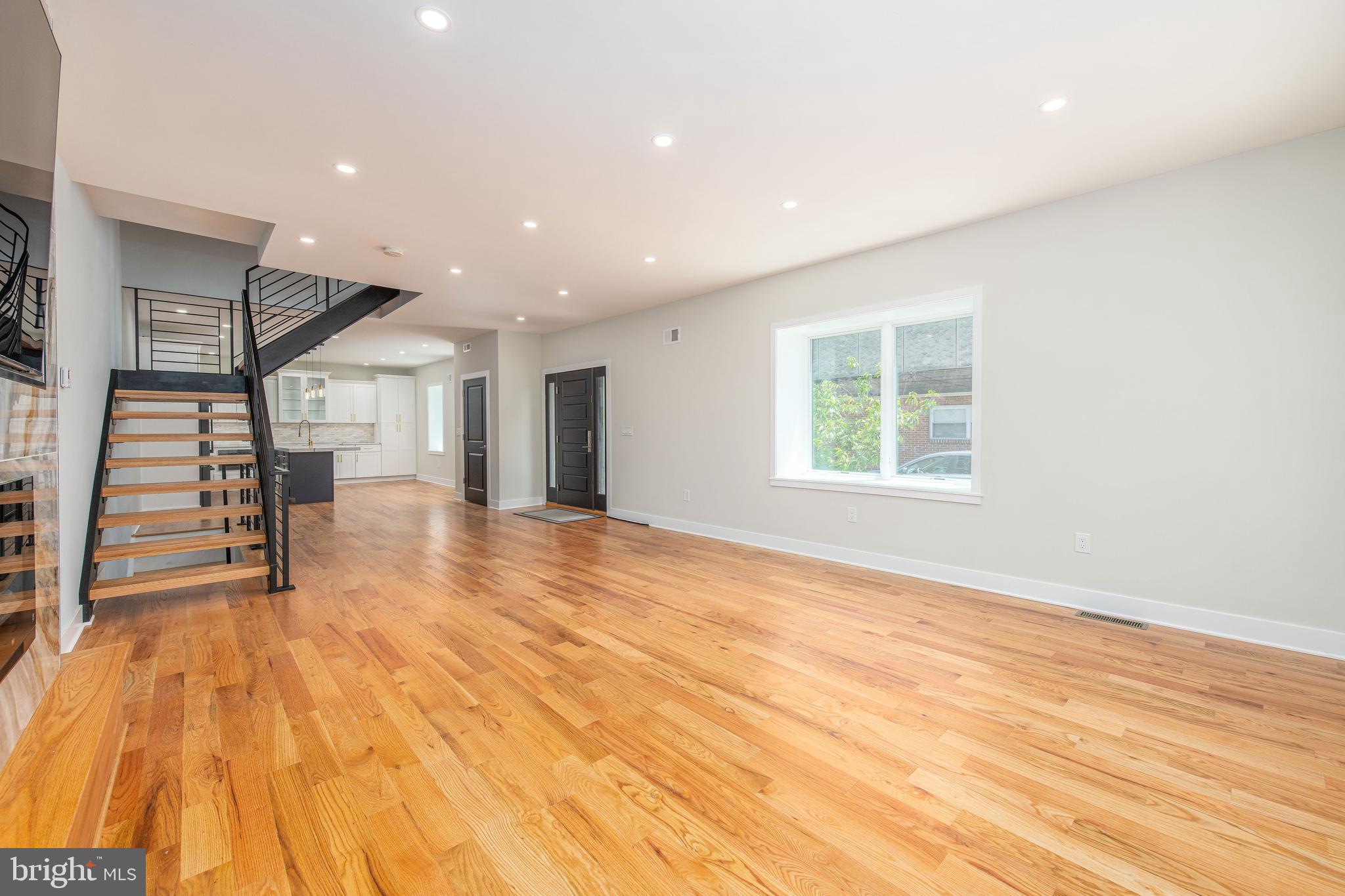 PASSYUNK SQUARE - Residential