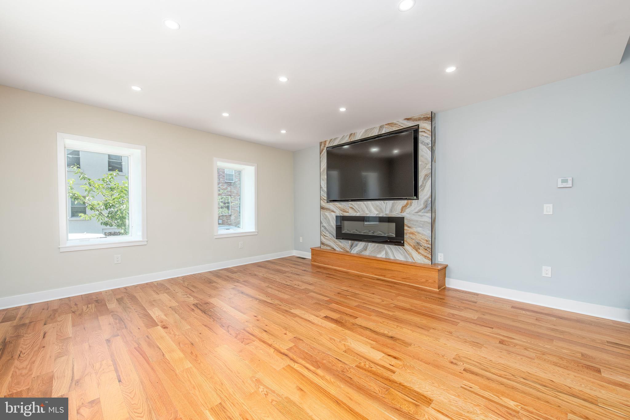 PASSYUNK SQUARE - Residential