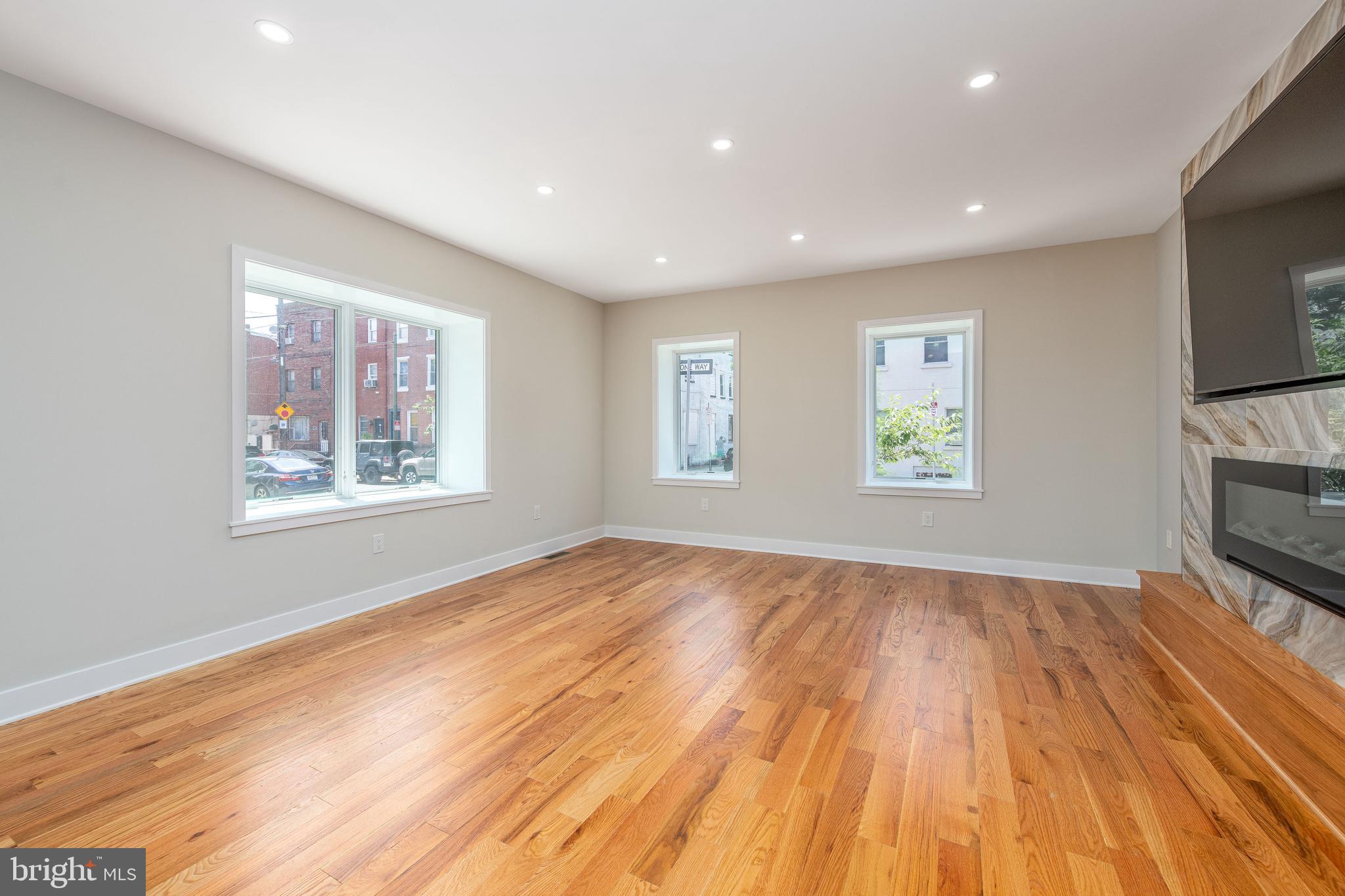 PASSYUNK SQUARE - Residential