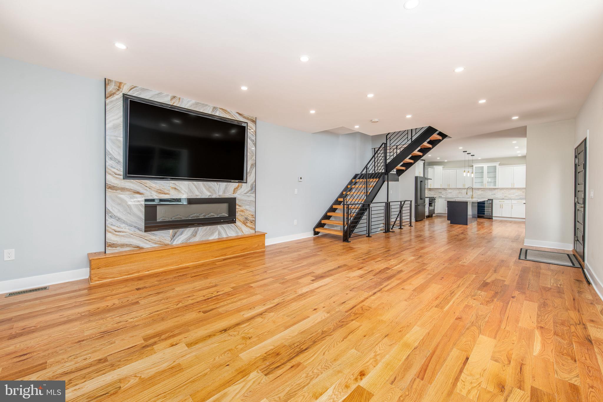 PASSYUNK SQUARE - Residential