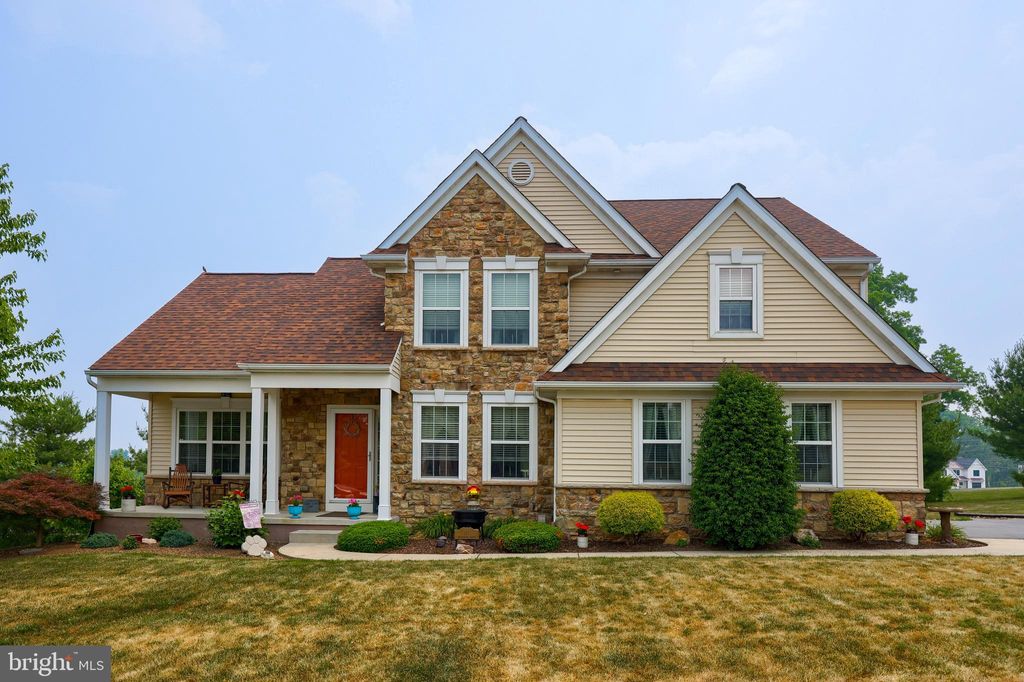 Photo of 111 SUMMERLYN DR, EPHRATA, PA 17522 (MLS # PALA2036328)