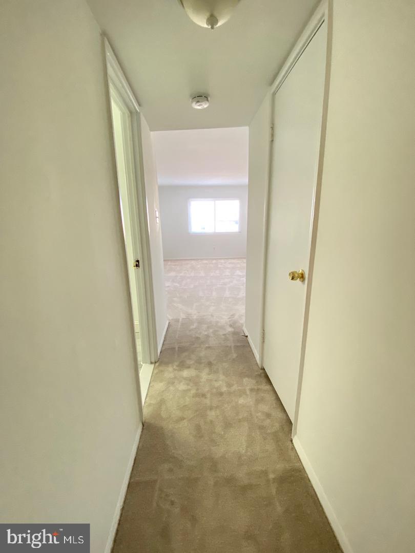 YORKTOWNE SQUARE - Residential Lease