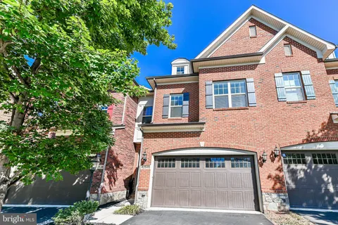 42540 Dreamweaver Dr, Ashburn, VA MLS: VALO2108444