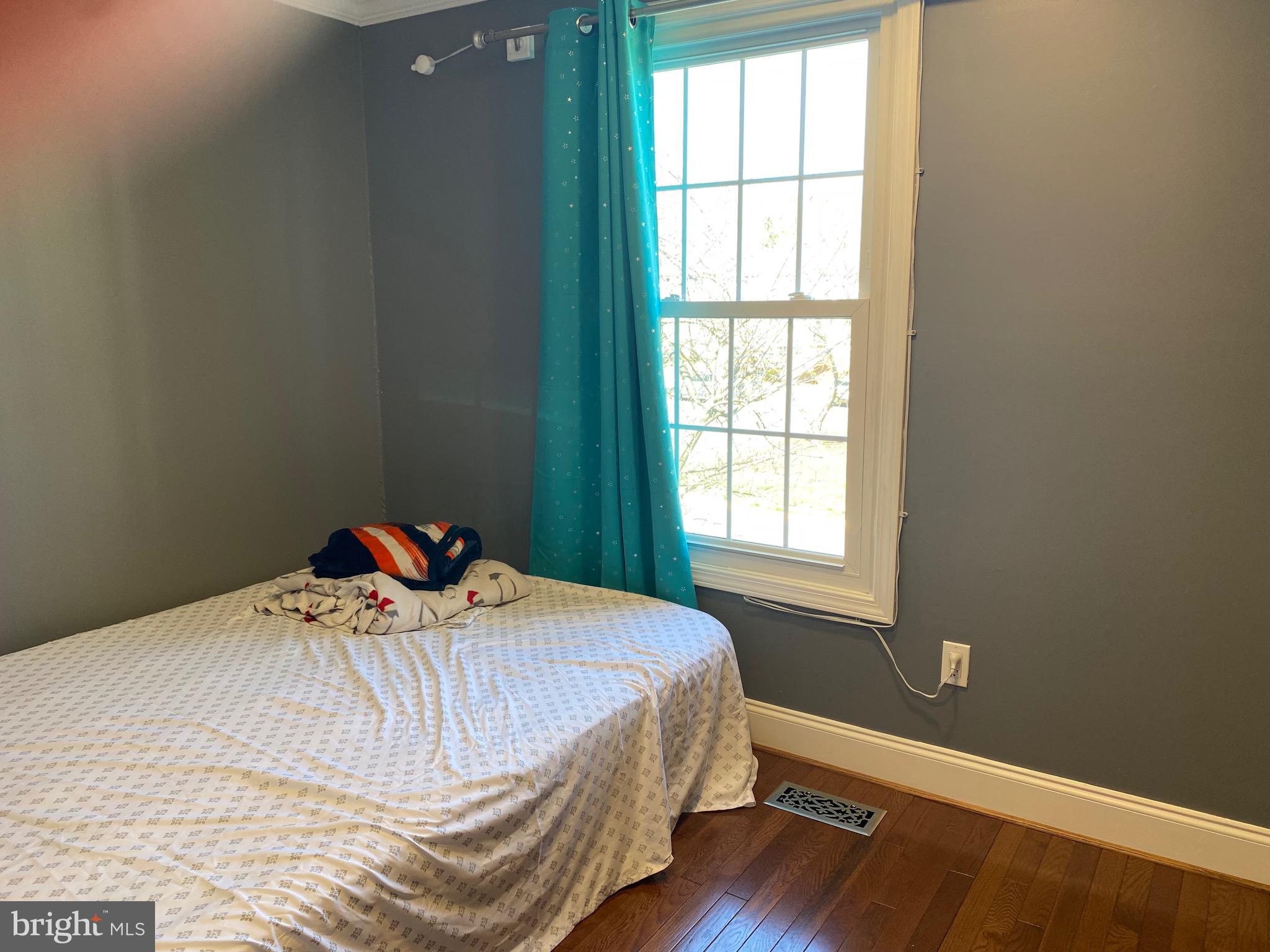 D EVEREUX WEST - Residential Lease