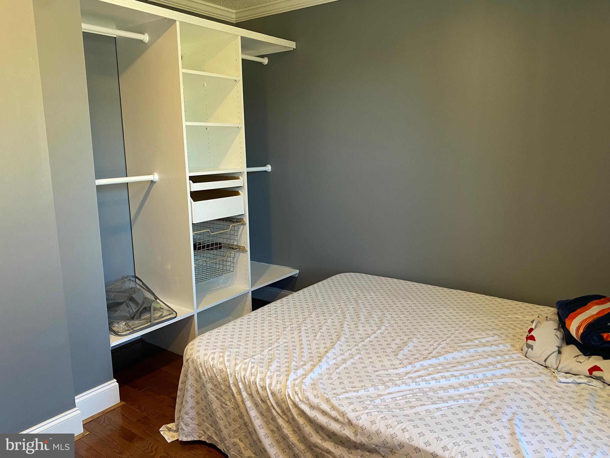 D EVEREUX WEST - Residential Lease