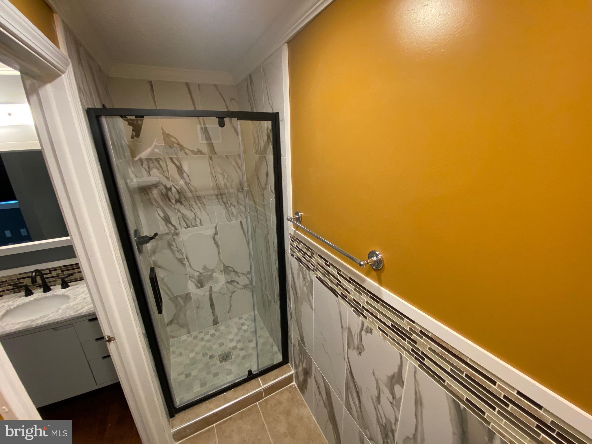 D EVEREUX WEST - Residential Lease