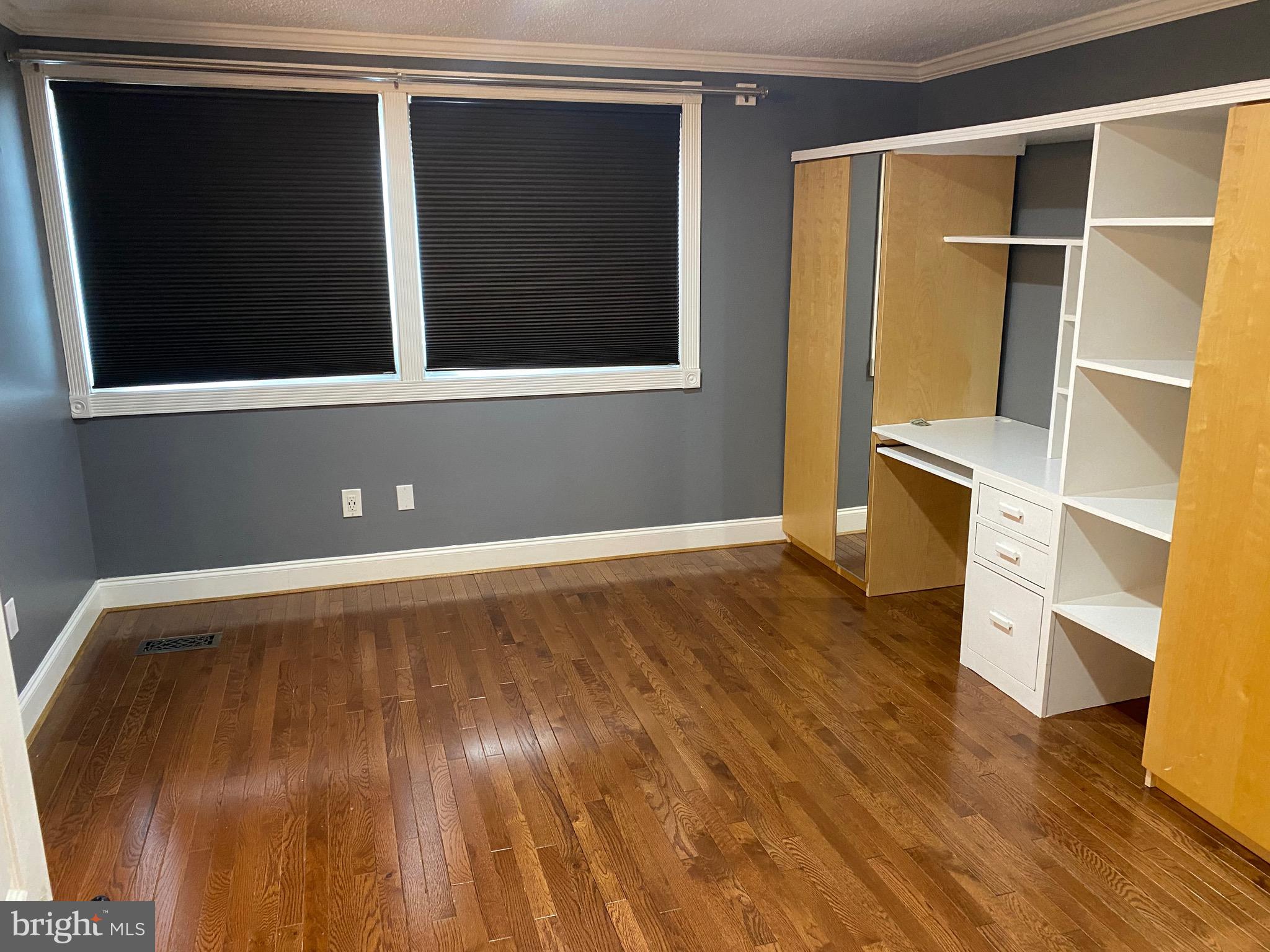 D EVEREUX WEST - Residential Lease