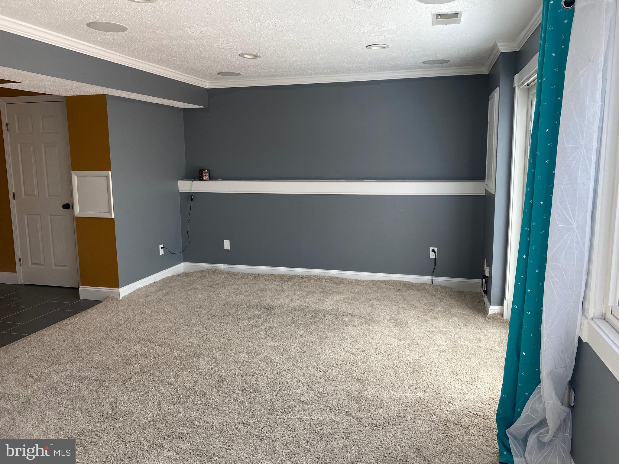 D EVEREUX WEST - Residential Lease