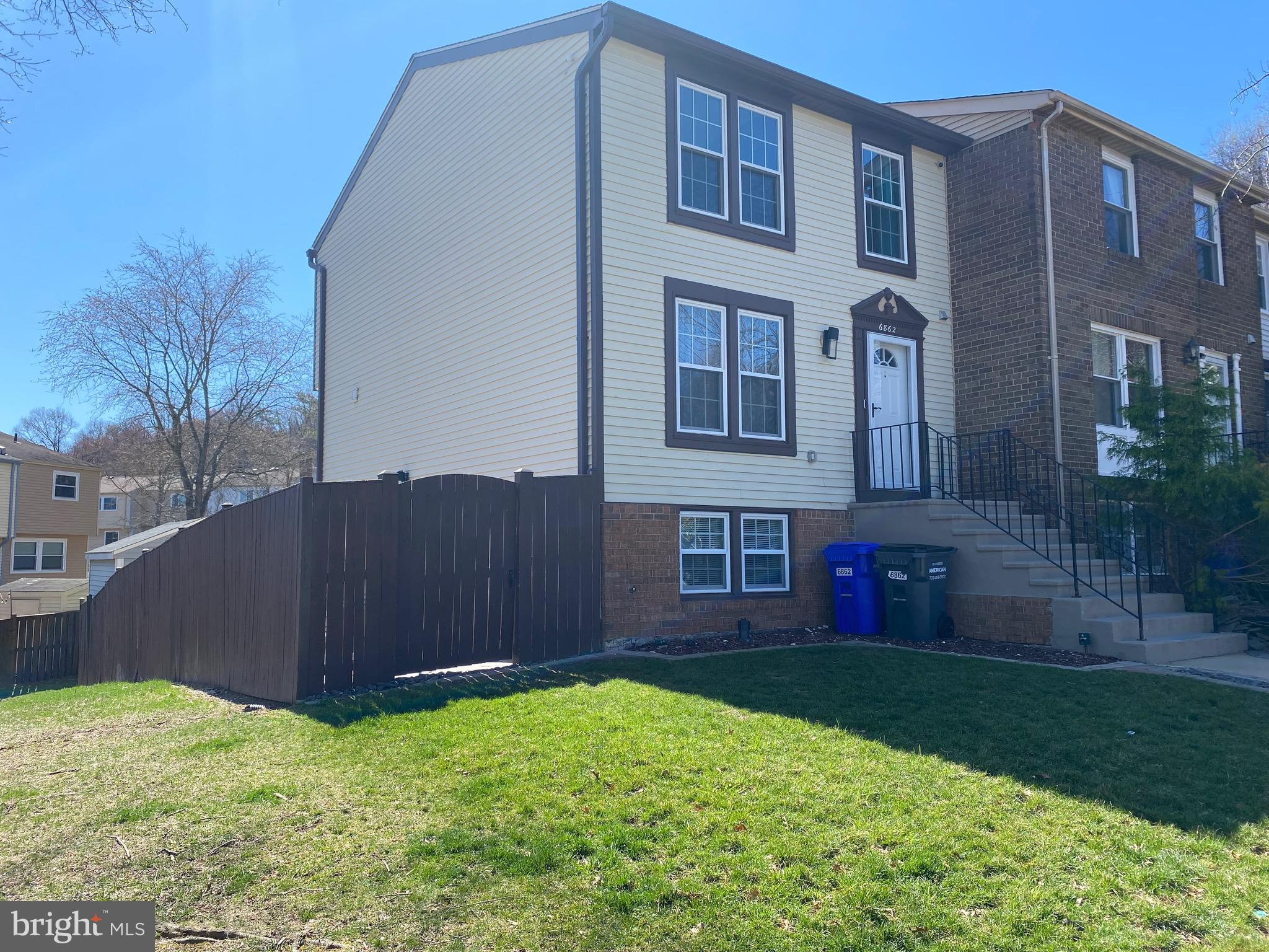 D EVEREUX WEST - Residential Lease