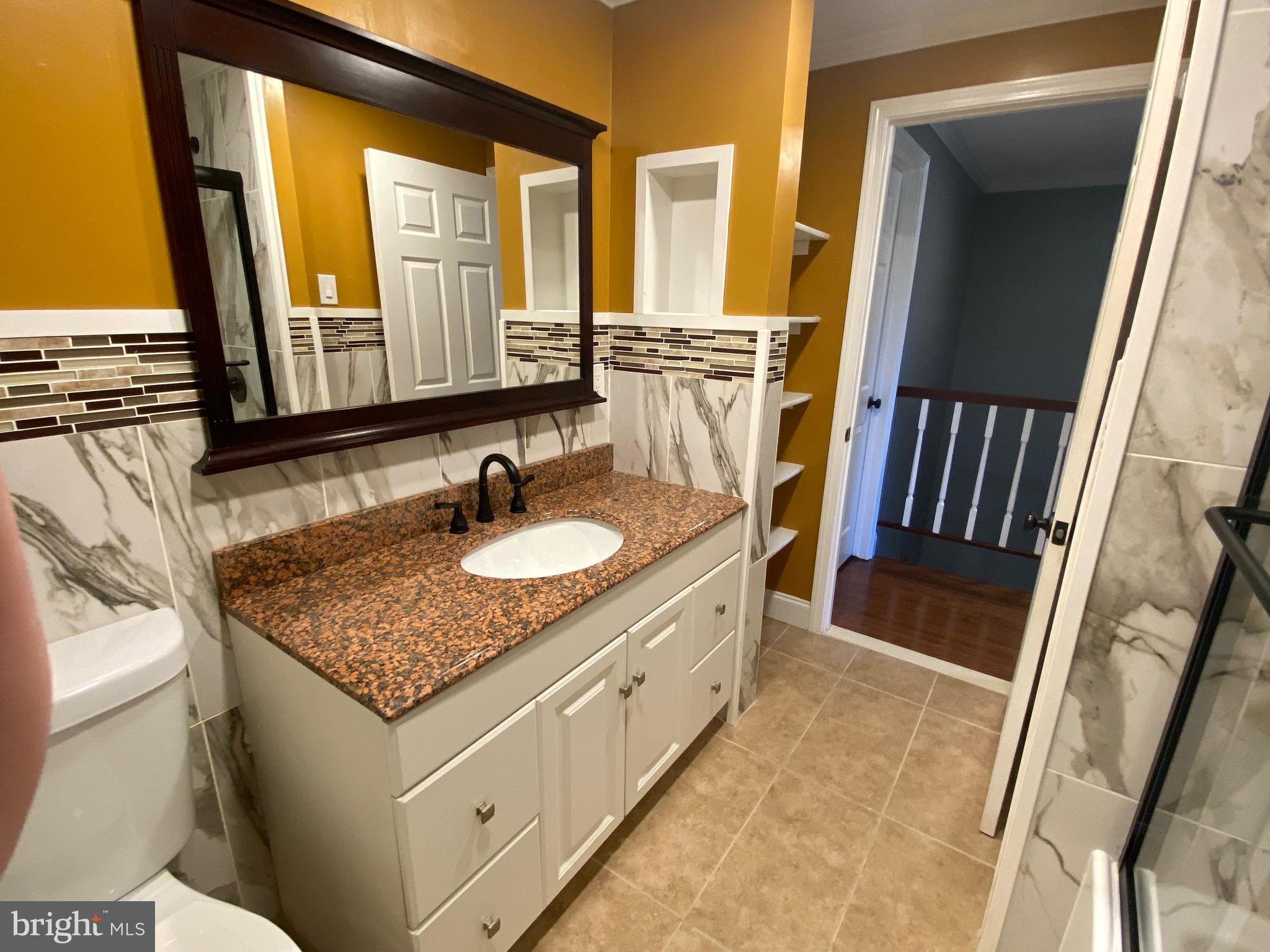 D EVEREUX WEST - Residential Lease