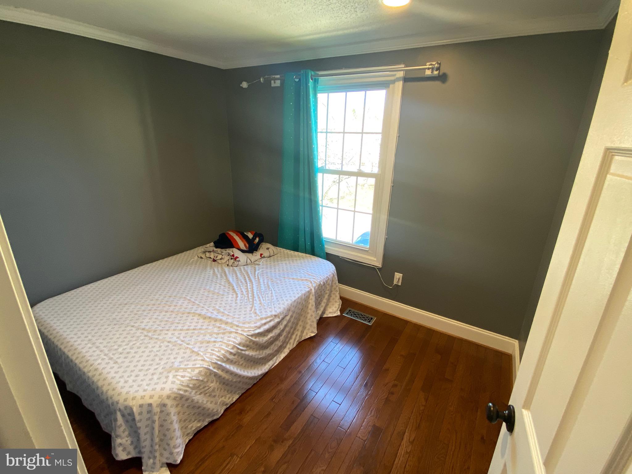 D EVEREUX WEST - Residential Lease