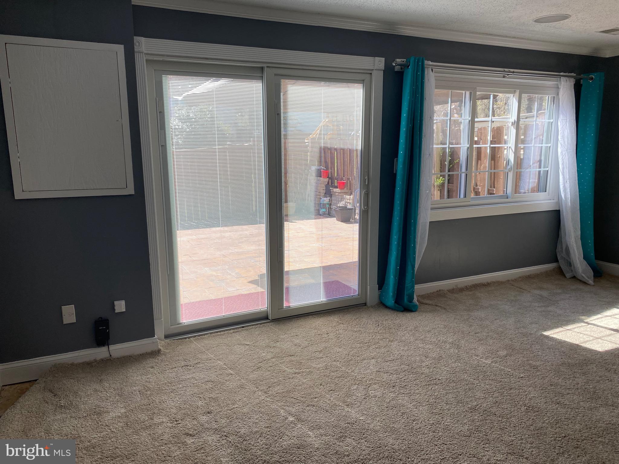 D EVEREUX WEST - Residential Lease