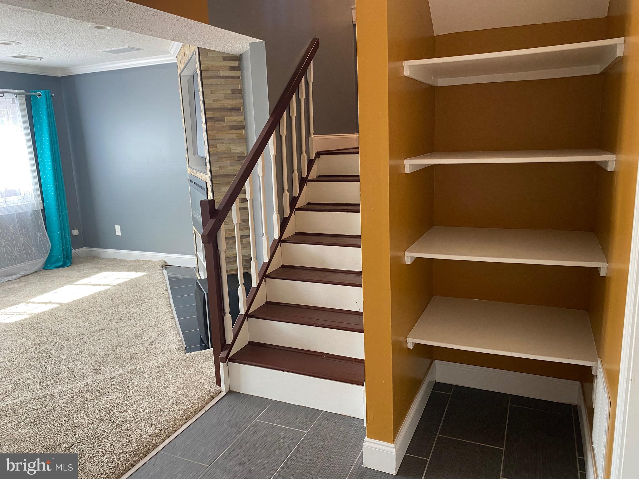 D EVEREUX WEST - Residential Lease