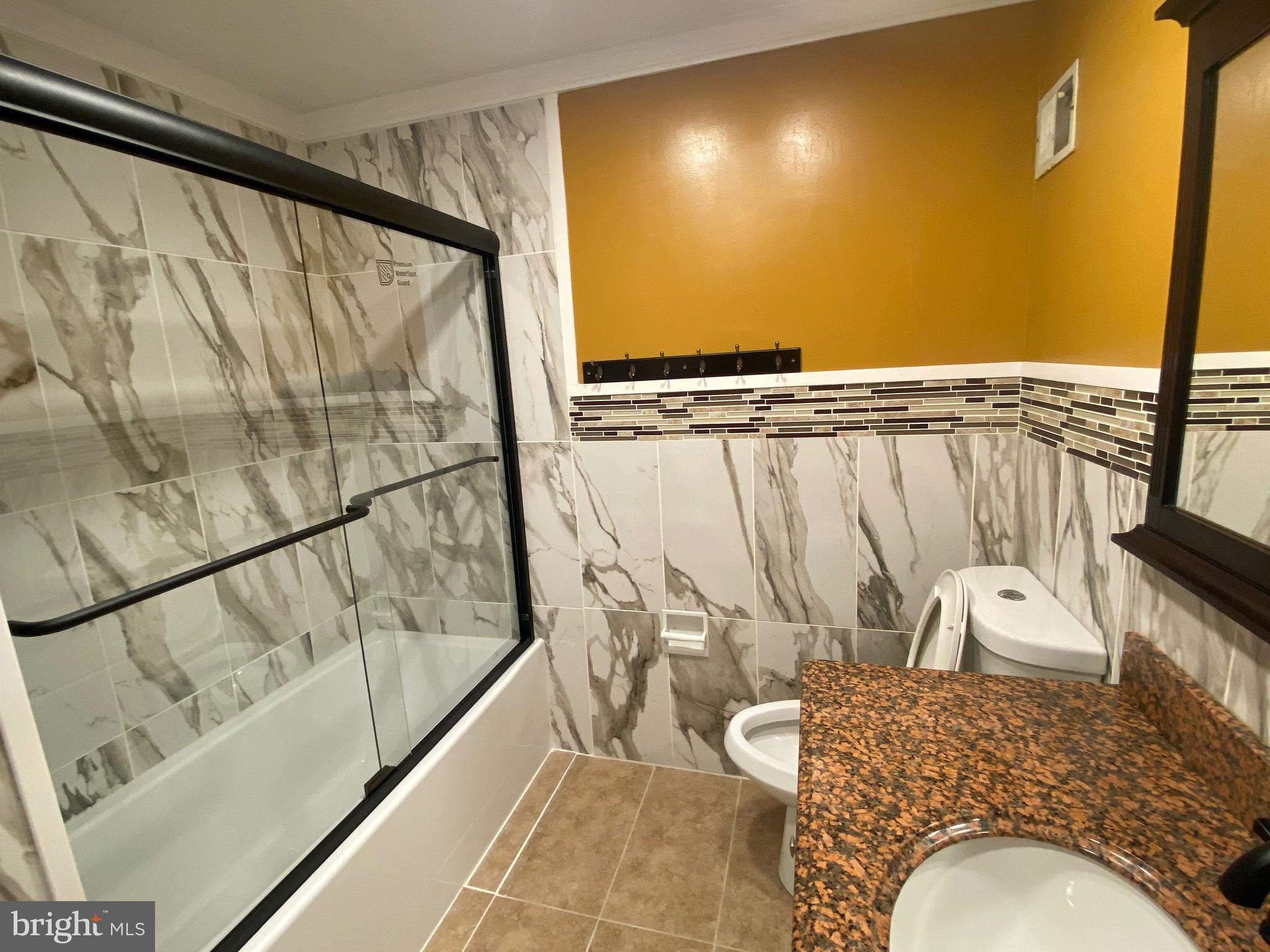 D EVEREUX WEST - Residential Lease