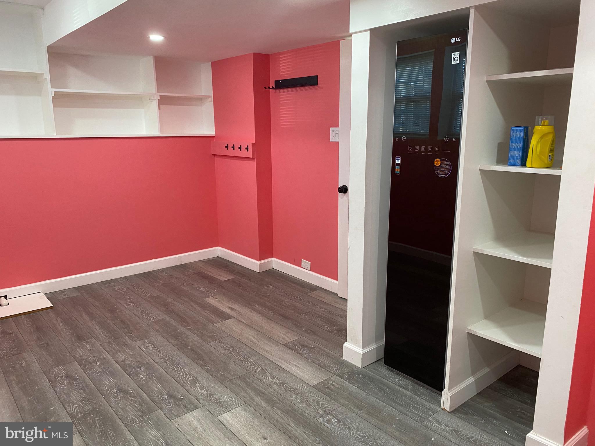 D EVEREUX WEST - Residential Lease