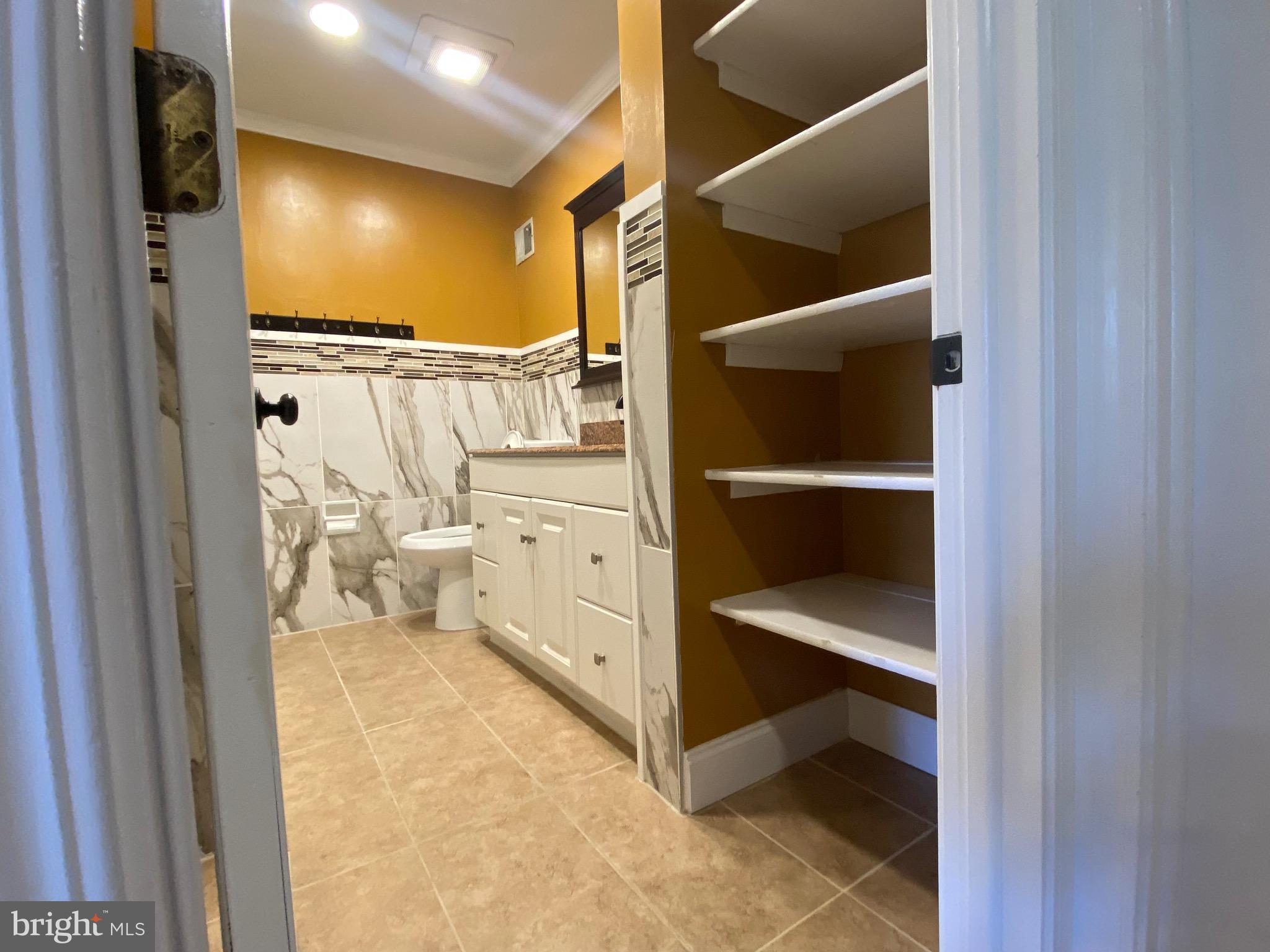 D EVEREUX WEST - Residential Lease