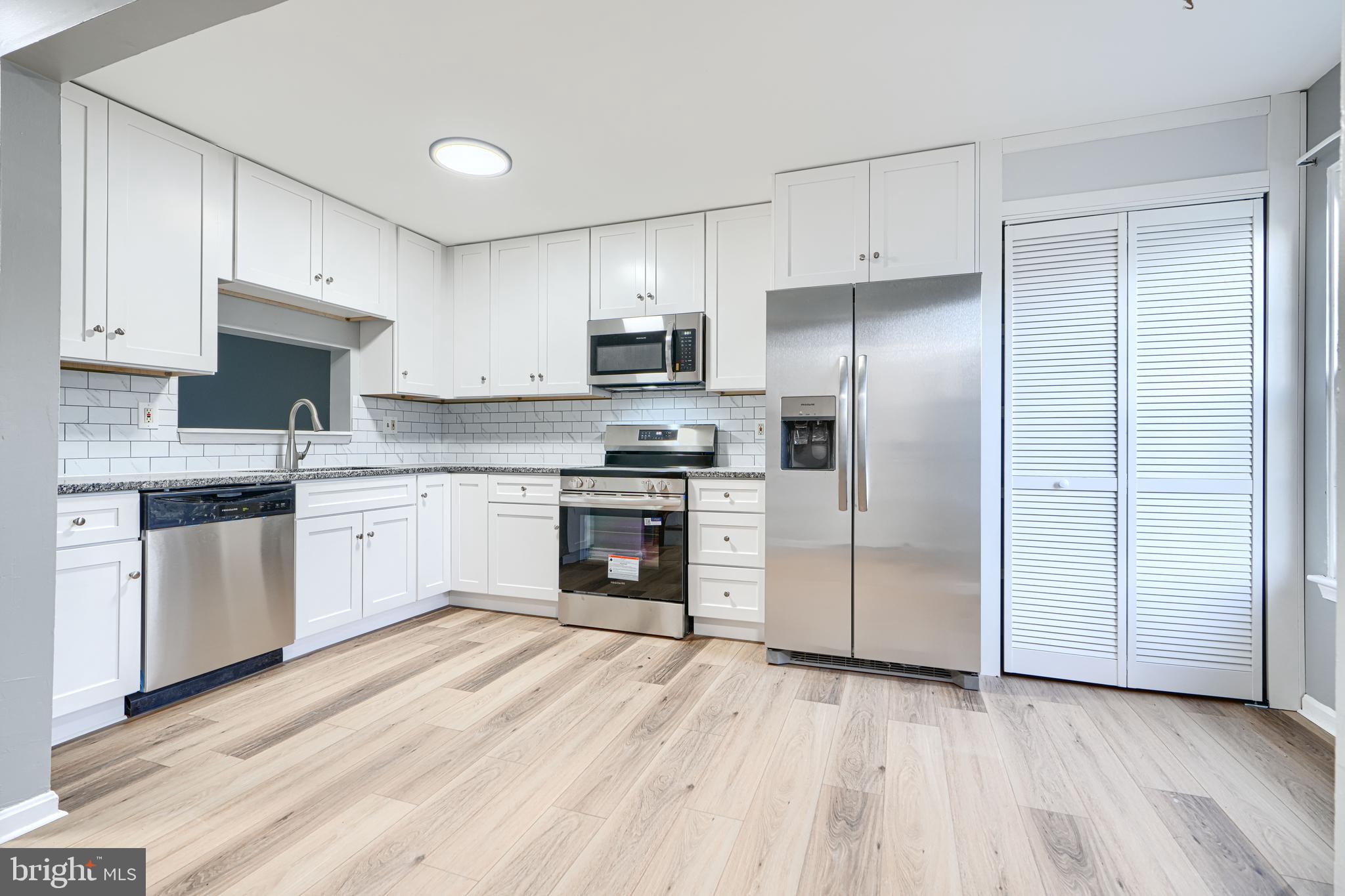 PINEDALE WOODS - Residential Lease