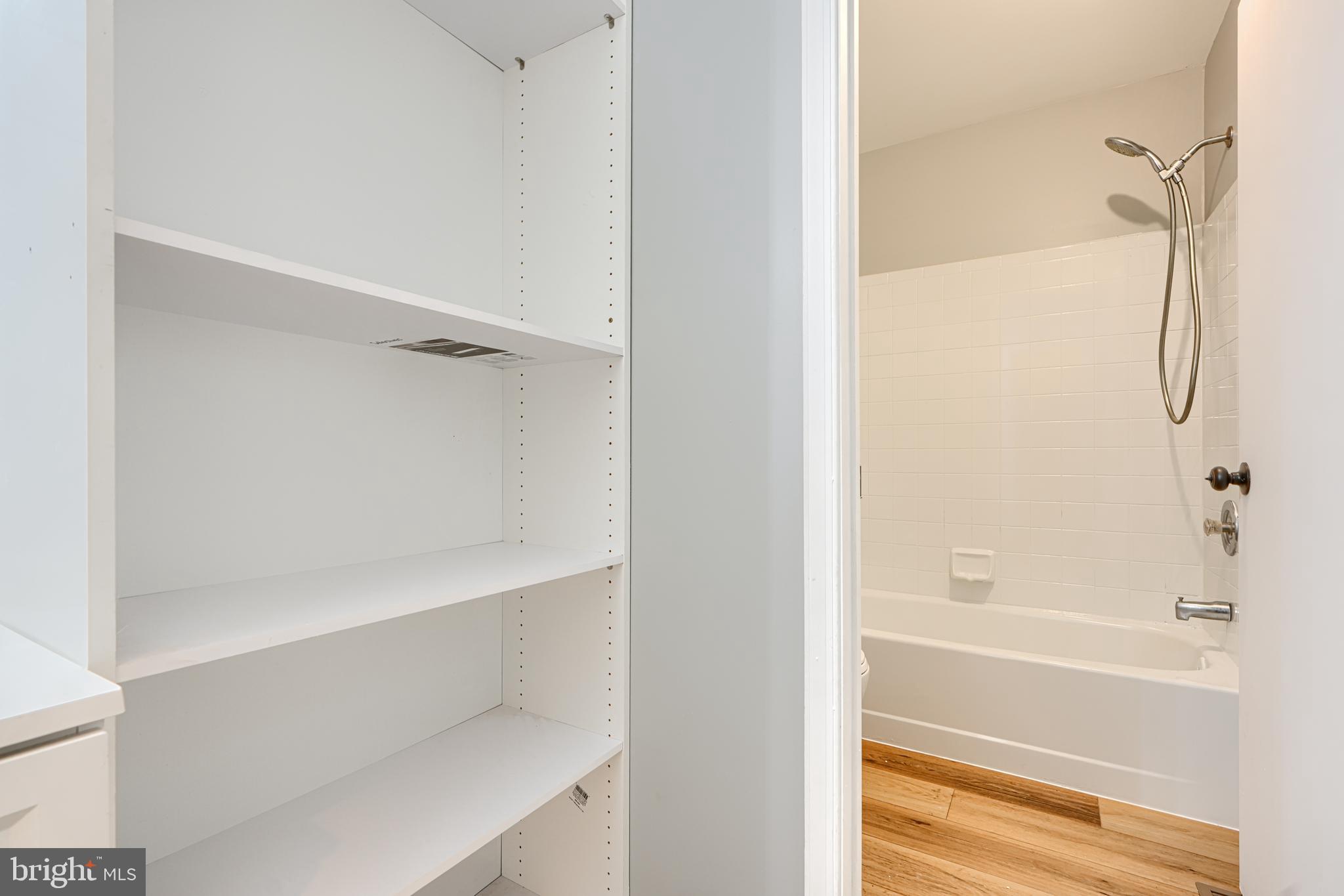 PINEDALE WOODS - Residential Lease