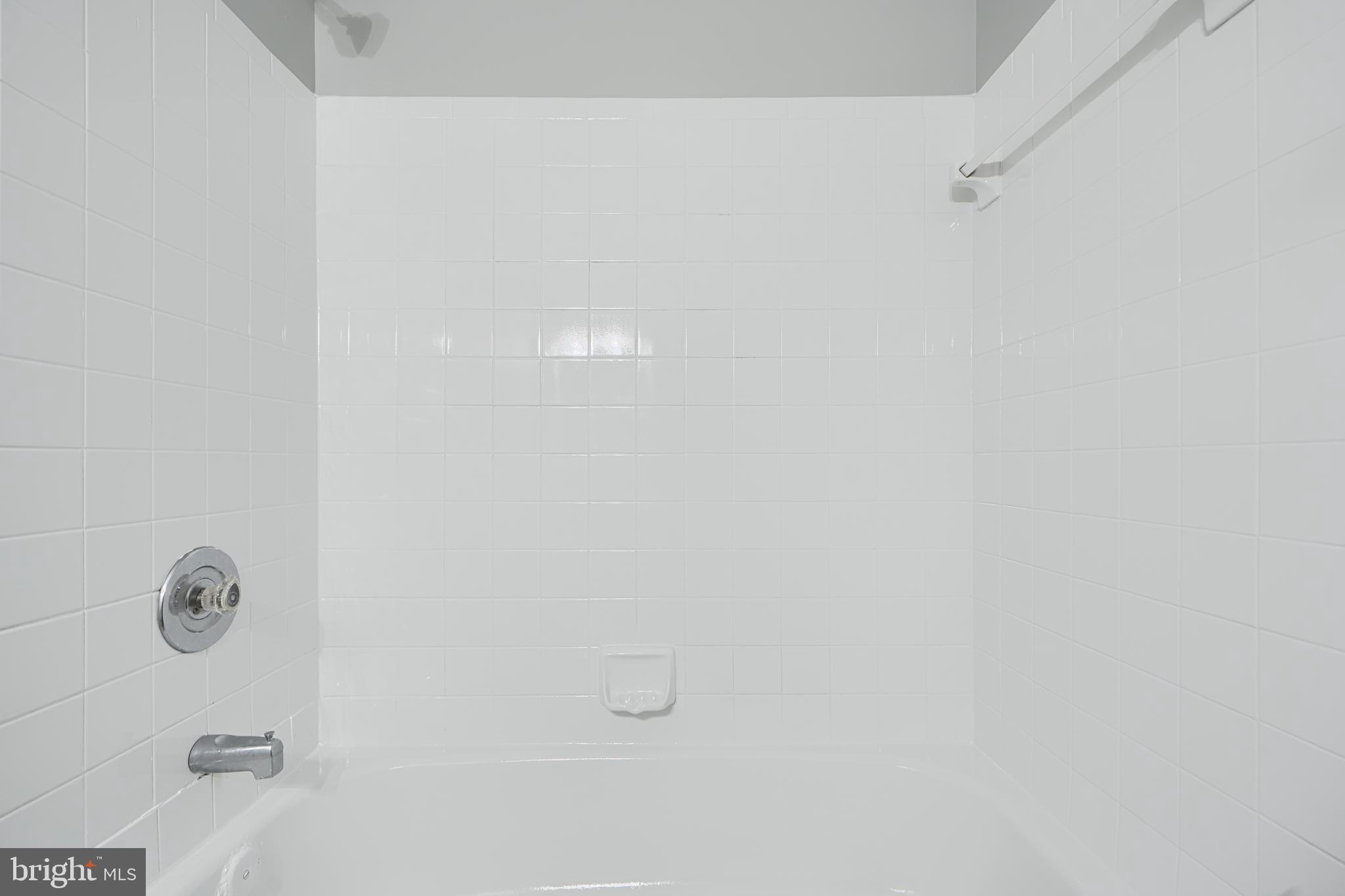 PINEDALE WOODS - Residential Lease