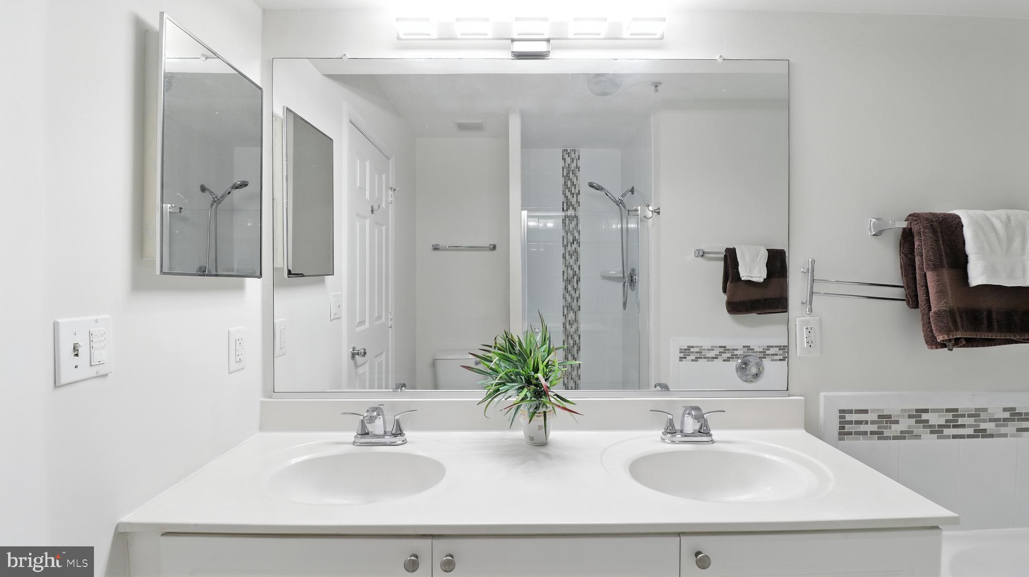 MONROE - Residential Lease