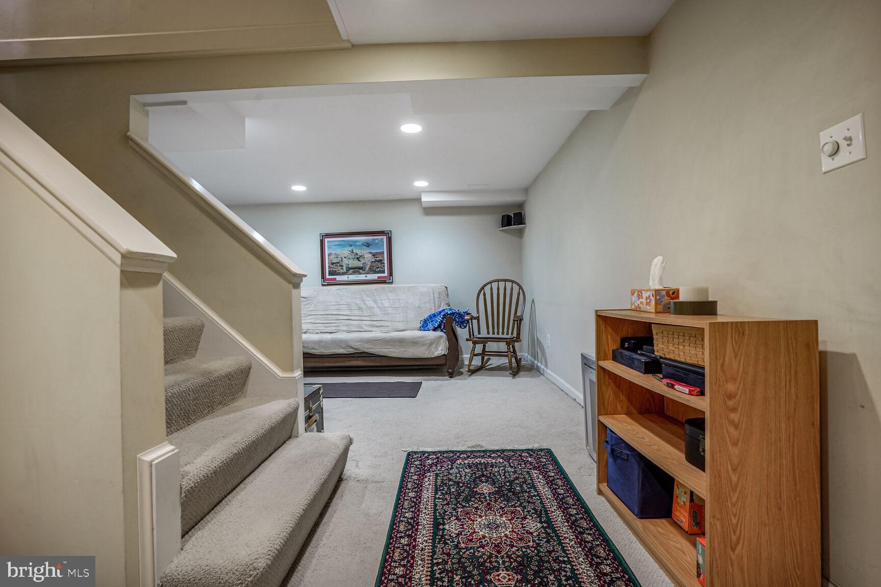 MADISON MANOR - Residential Lease