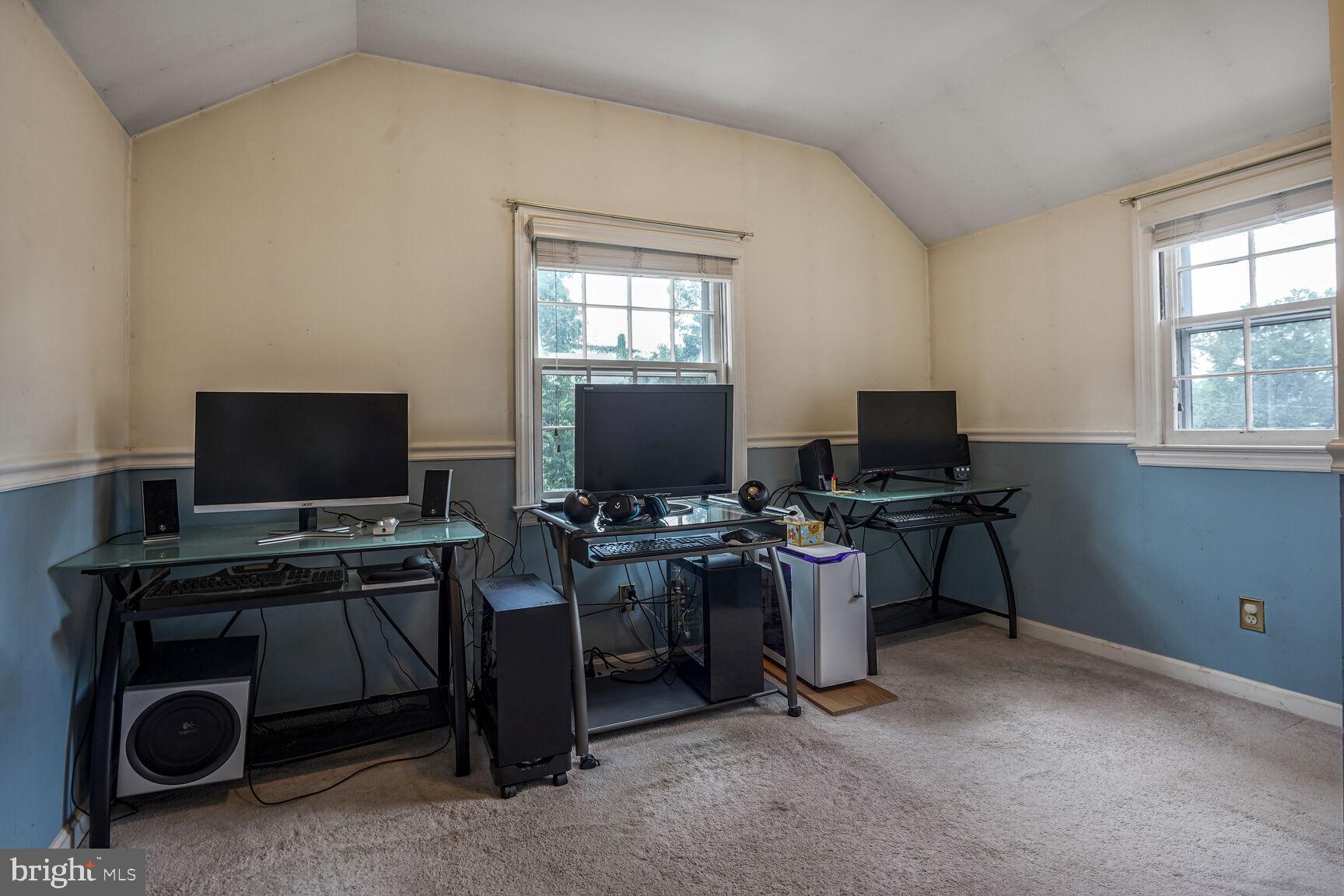 MADISON MANOR - Residential Lease