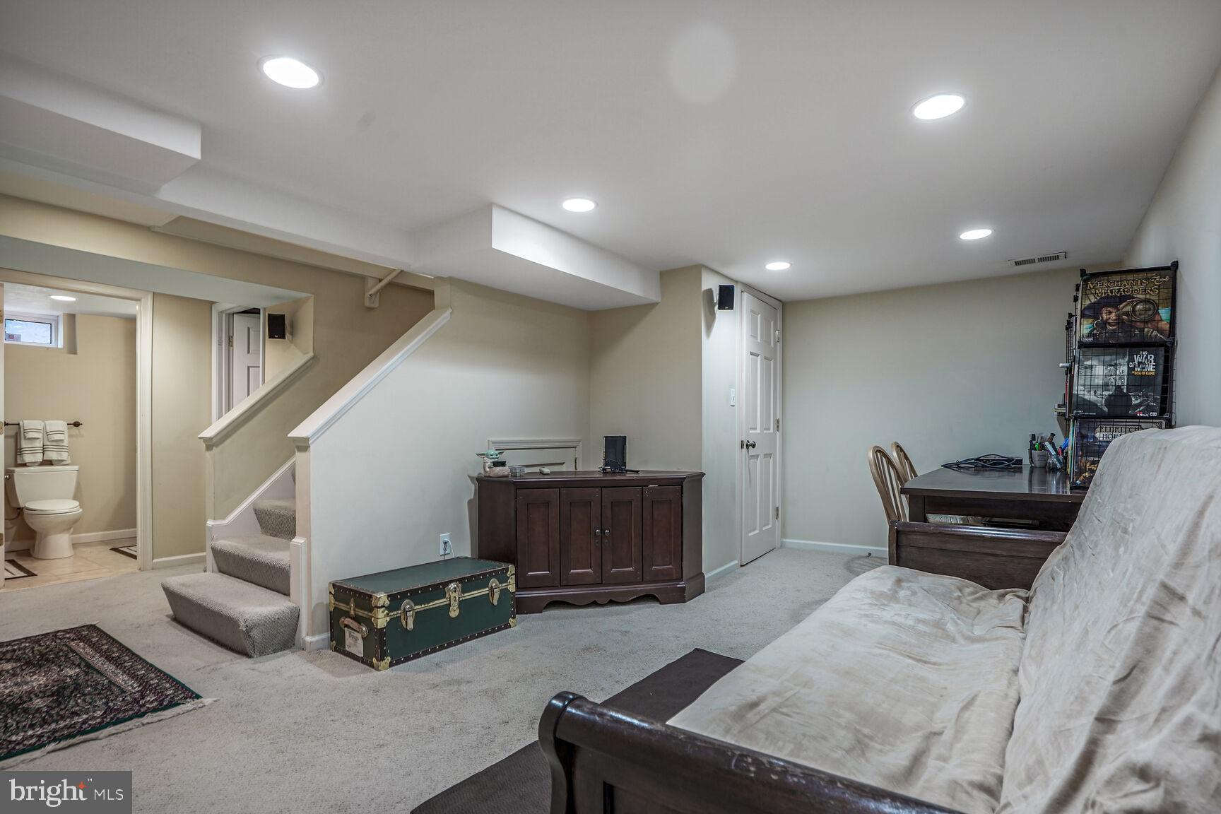 MADISON MANOR - Residential Lease