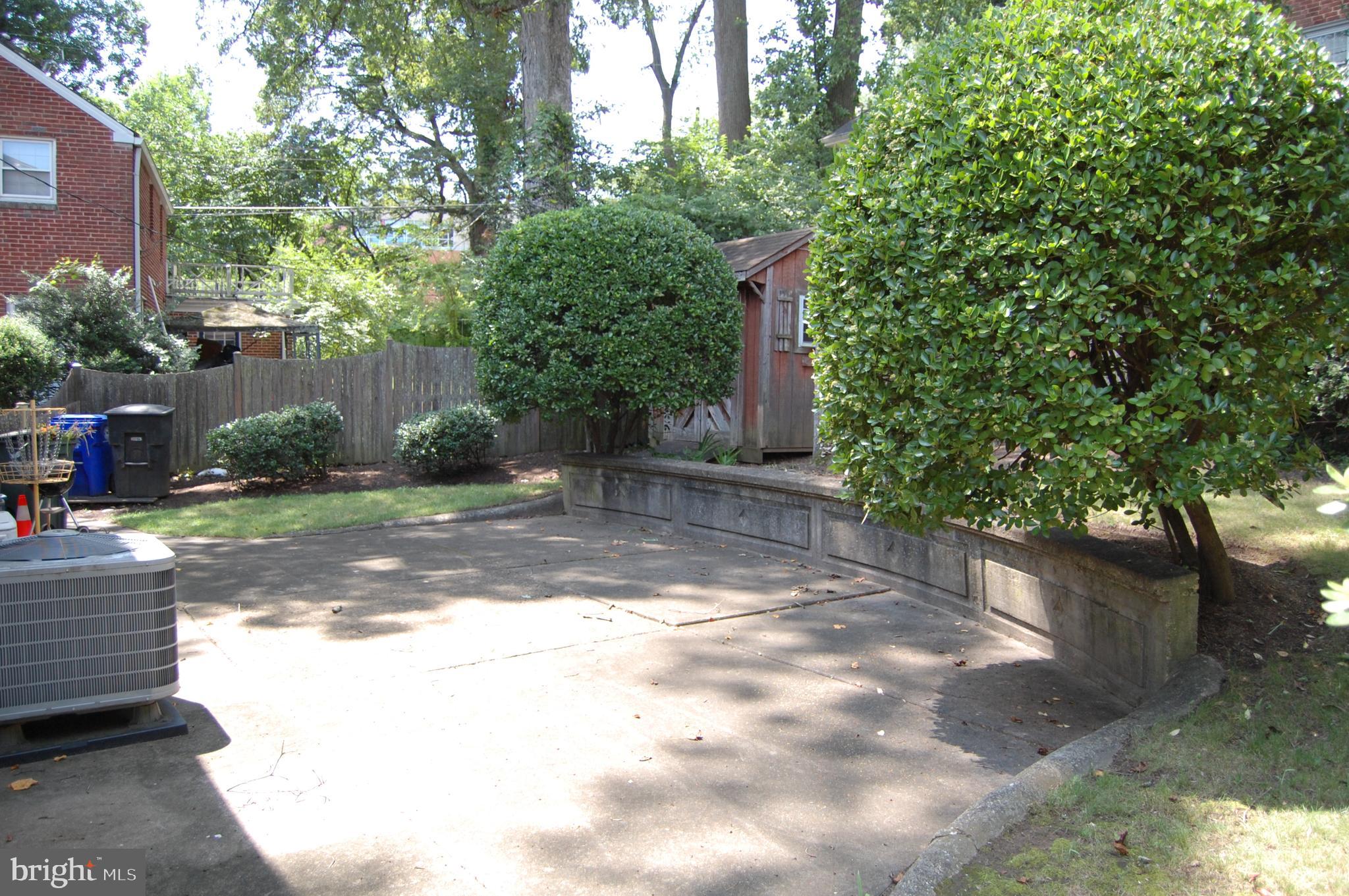 MADISON MANOR - Residential Lease