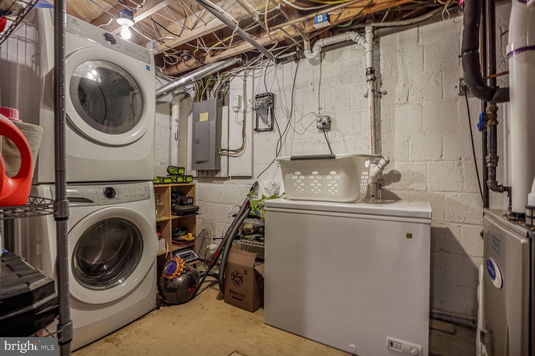 MADISON MANOR - Residential Lease