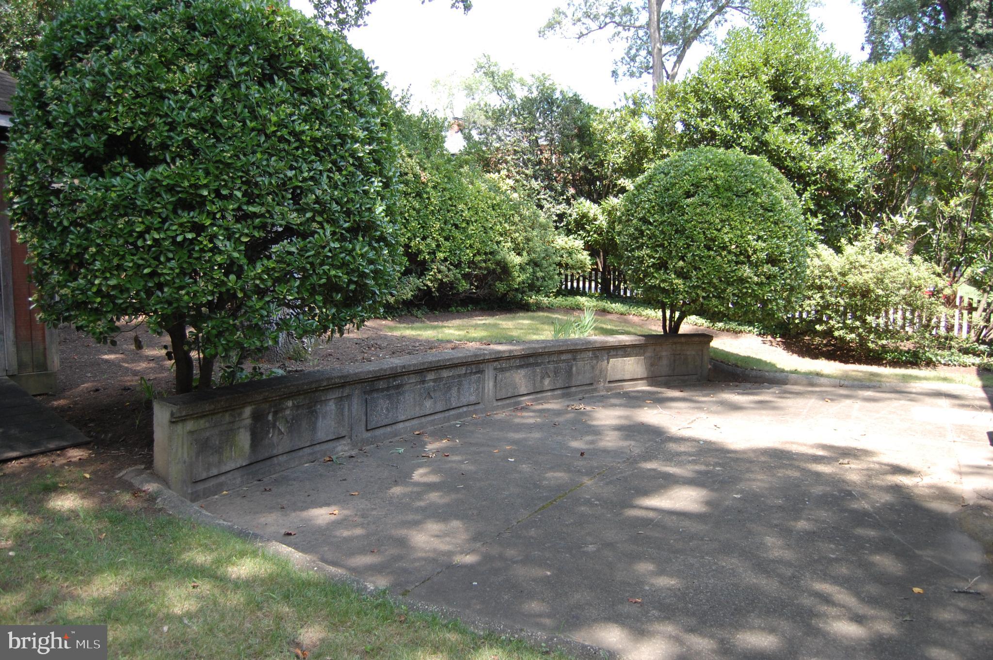 MADISON MANOR - Residential Lease