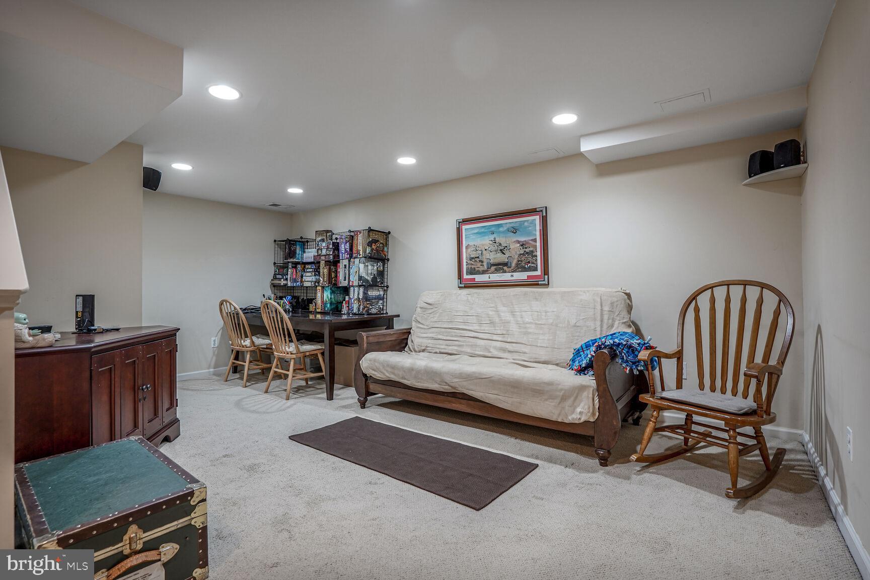 MADISON MANOR - Residential Lease