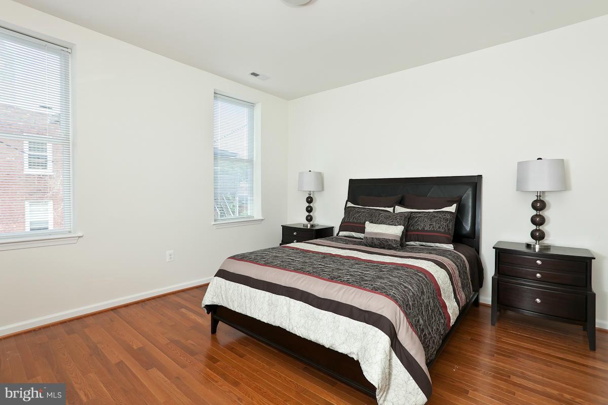 BARCLAY - Residential